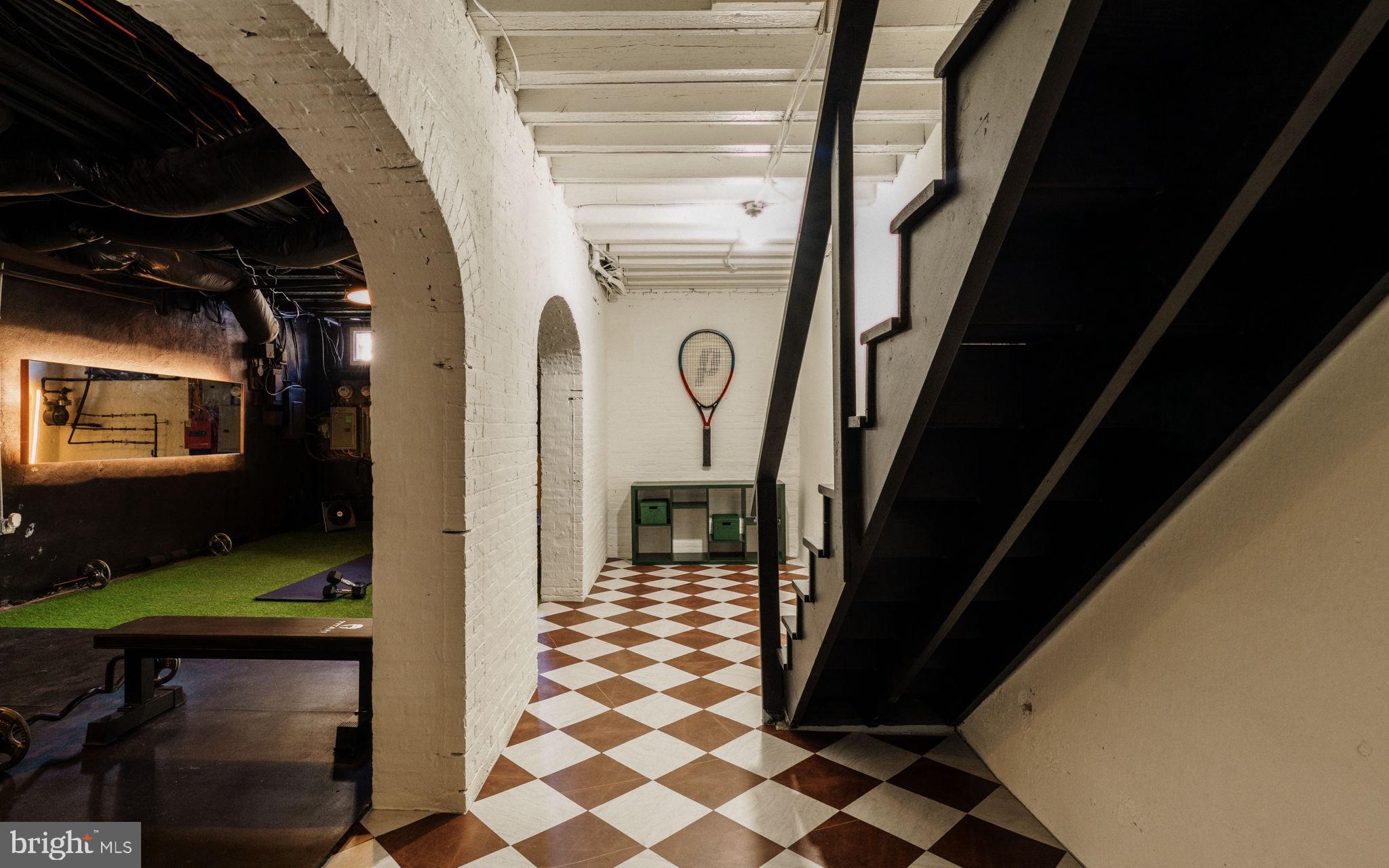 FAIRMOUNT - Residential