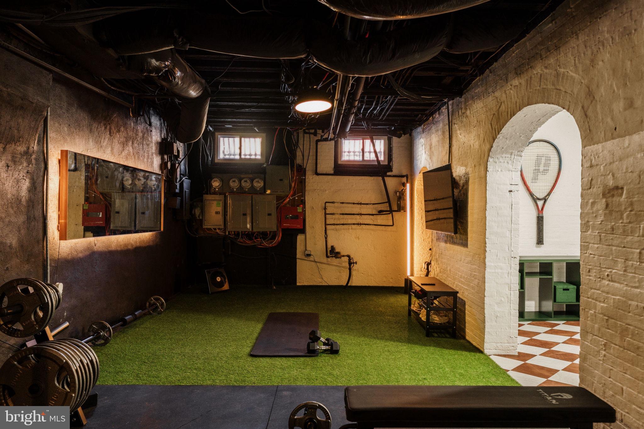 FAIRMOUNT - Residential