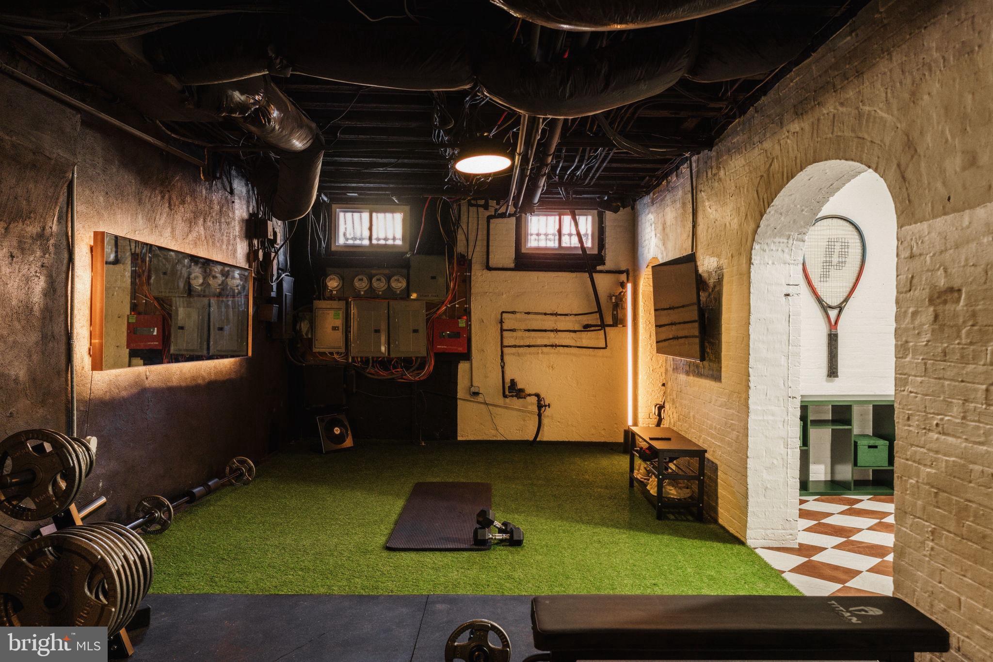 FAIRMOUNT - Residential