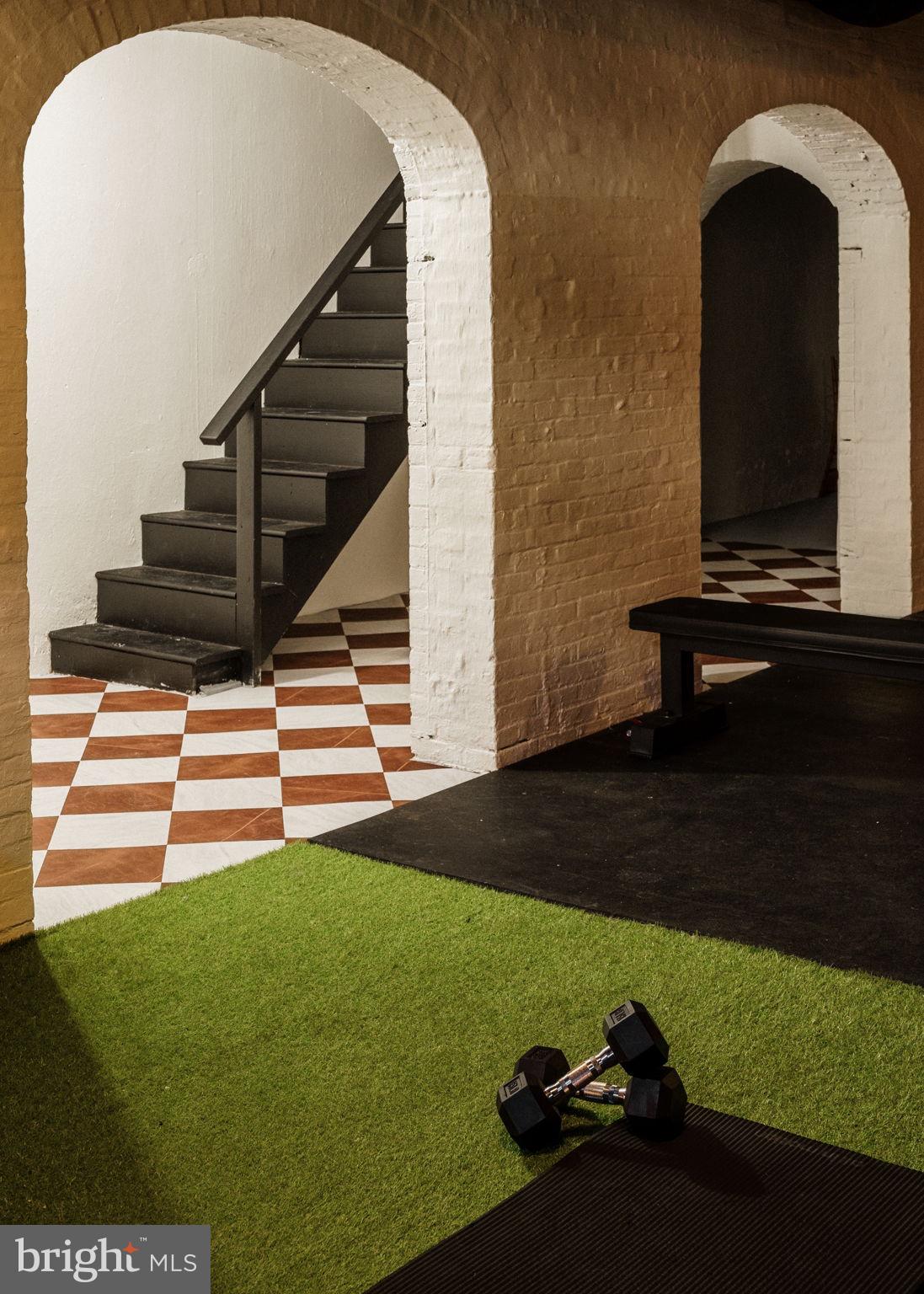 FAIRMOUNT - Residential