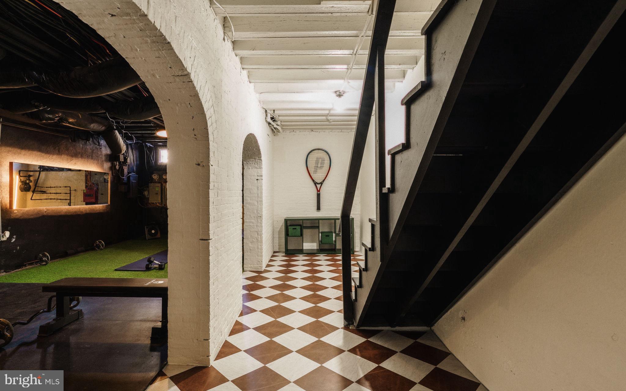 FAIRMOUNT - Residential