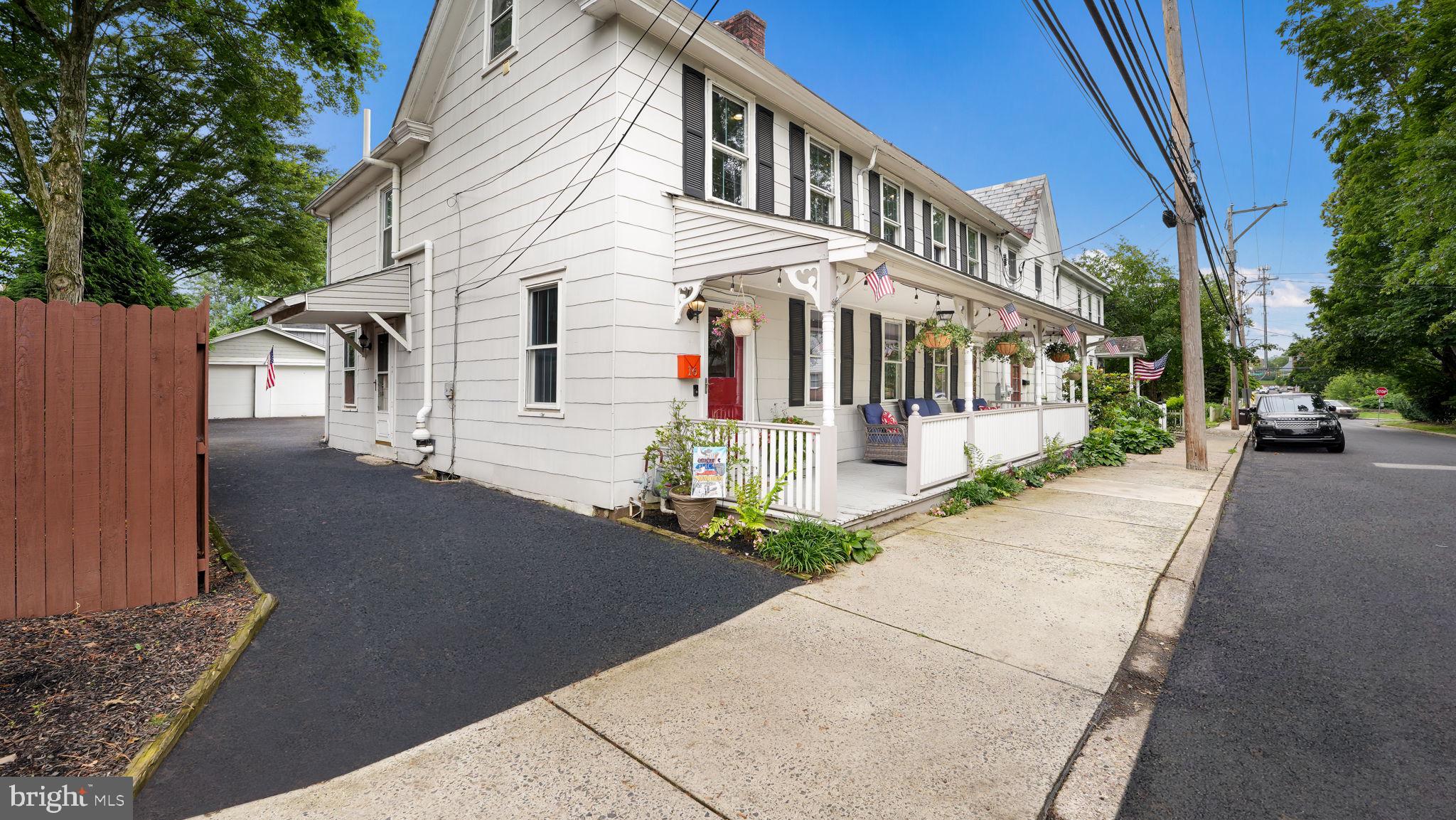 16 E JEFFERSON STREET