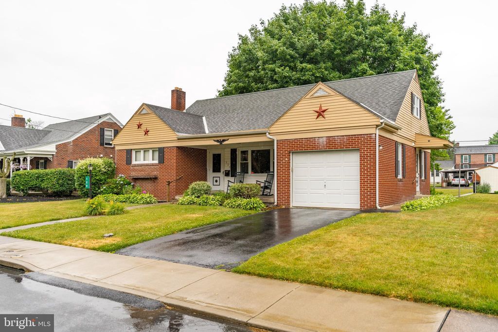 Photo of 120 PENN AVE, EPHRATA, PA 17522 (MLS # PALA2039654)