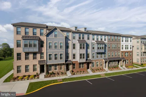 1110B Dabney Drive, Manassas Park, VA MLS: VAMP2003664