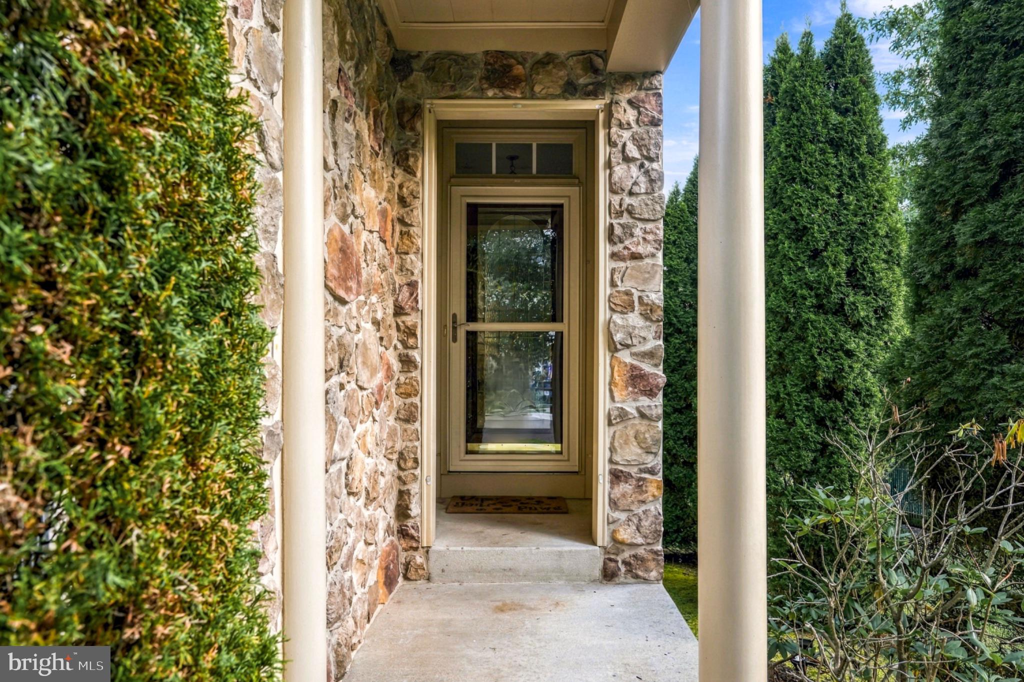 371 VILLAGE WAY