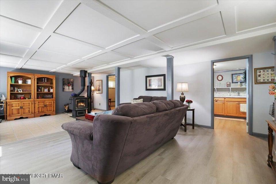 137 OUTER DRIVE