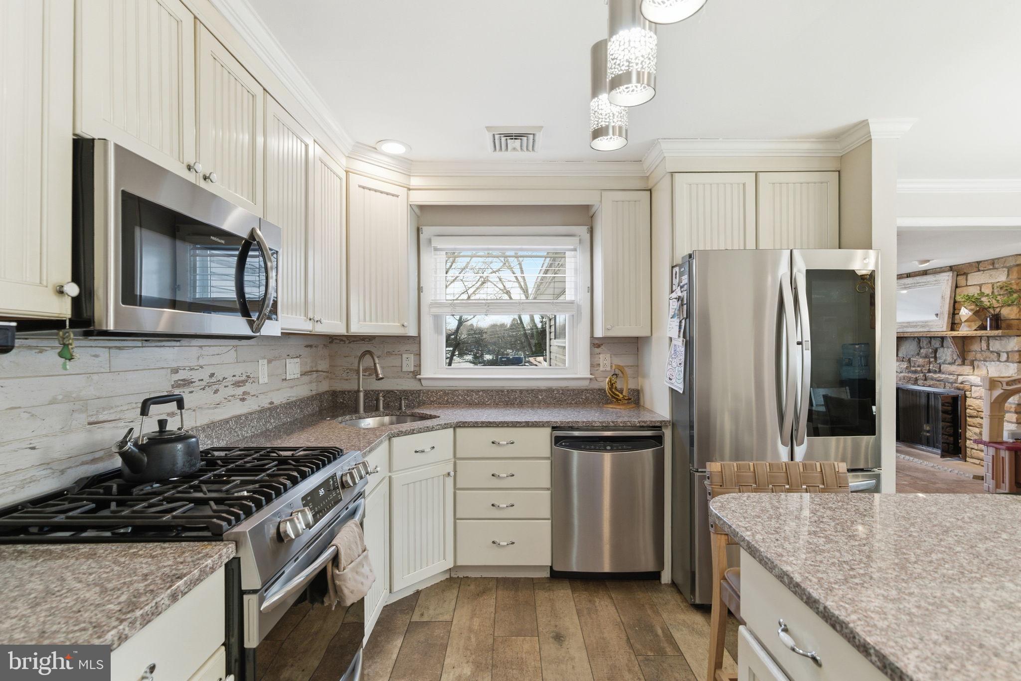 LAWRENCE PARK - Residential