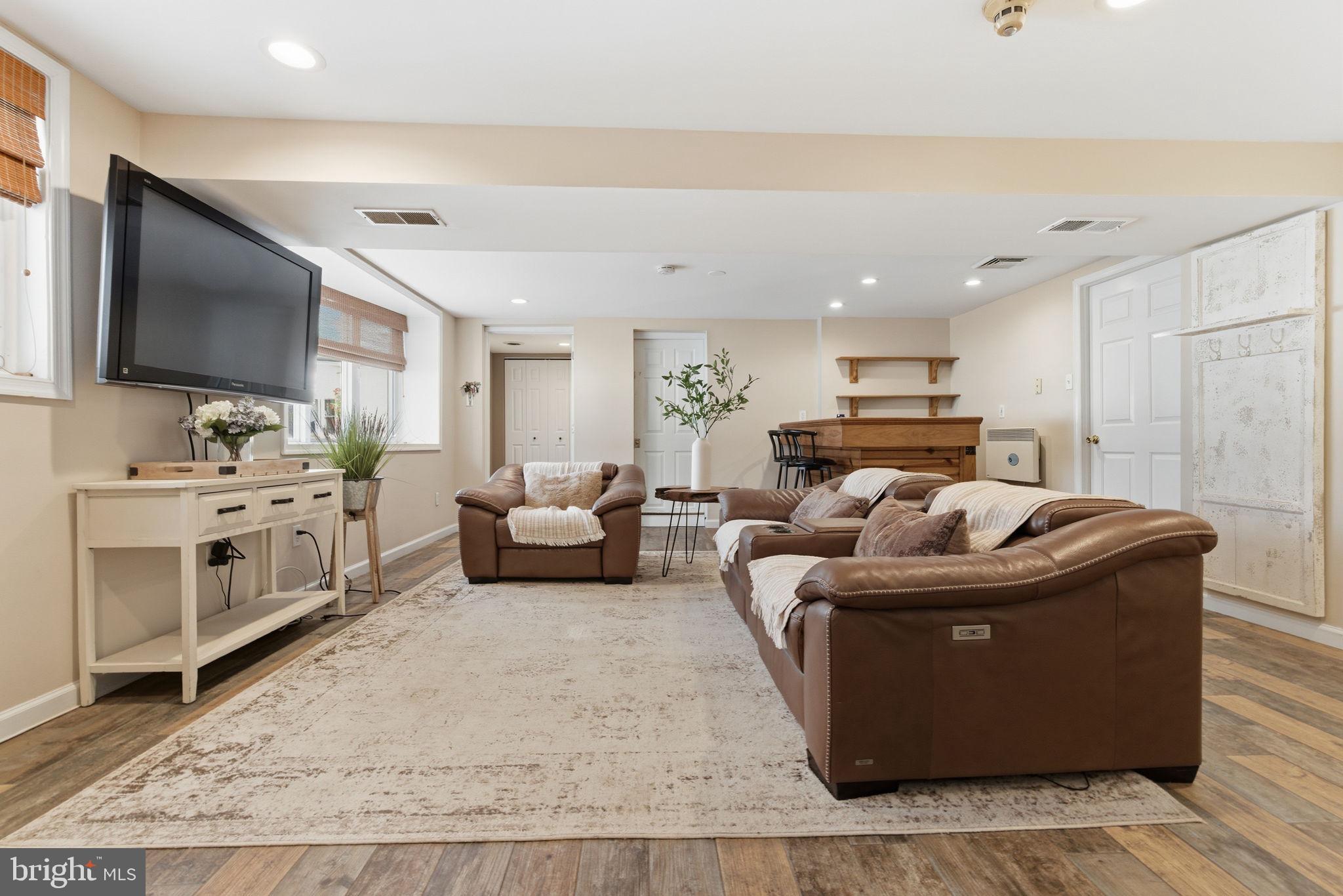 LAWRENCE PARK - Residential