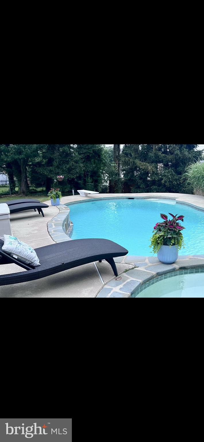 LAWRENCE PARK - Residential