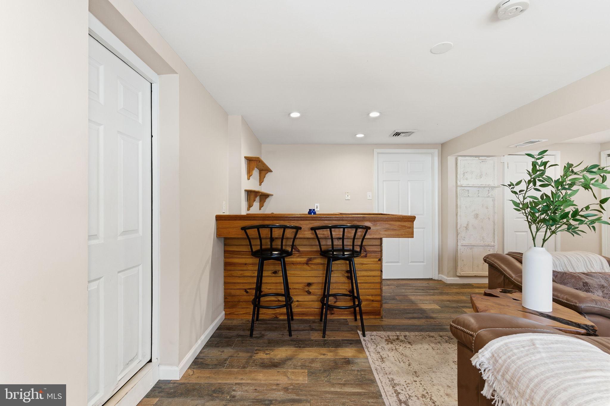 LAWRENCE PARK - Residential