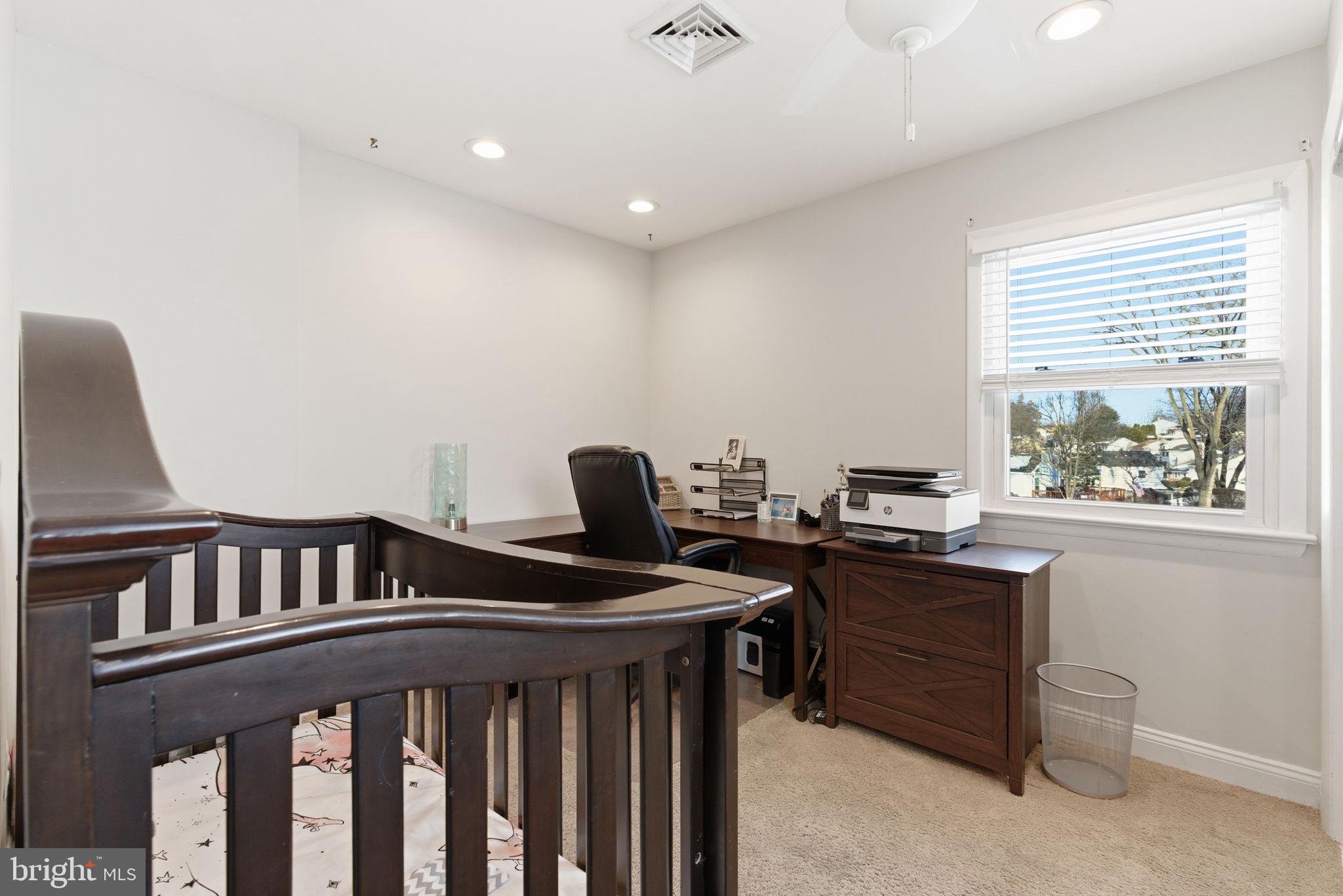 LAWRENCE PARK - Residential