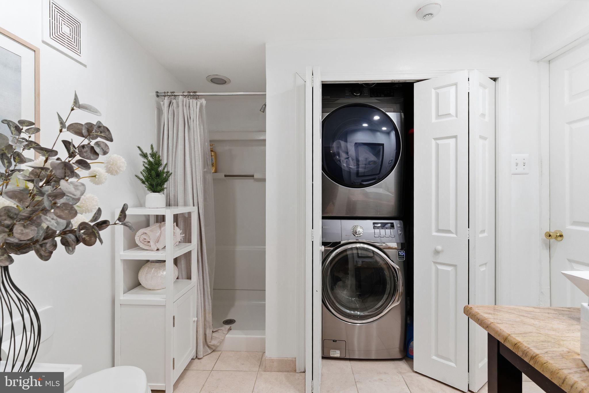 LAWRENCE PARK - Residential