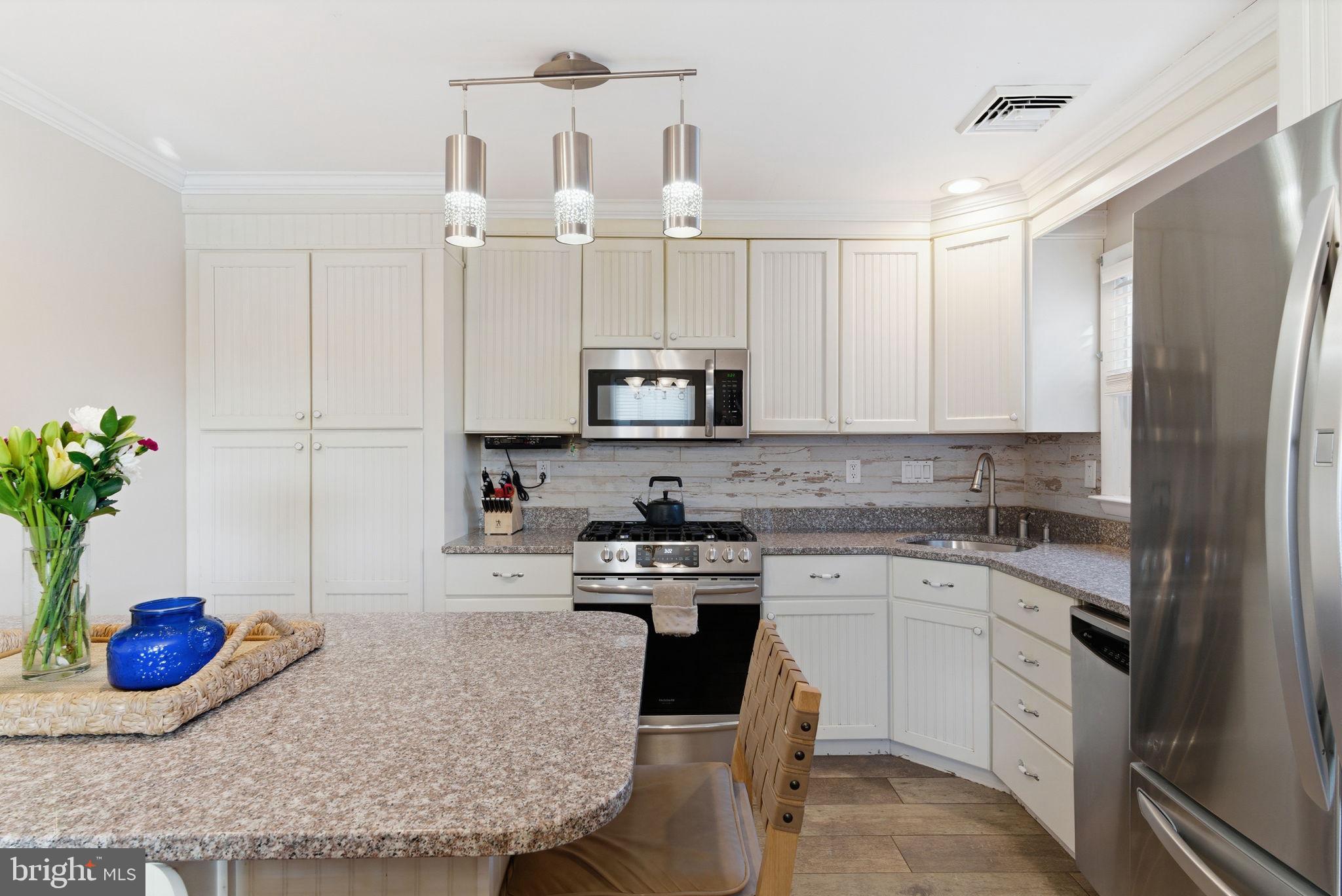 LAWRENCE PARK - Residential