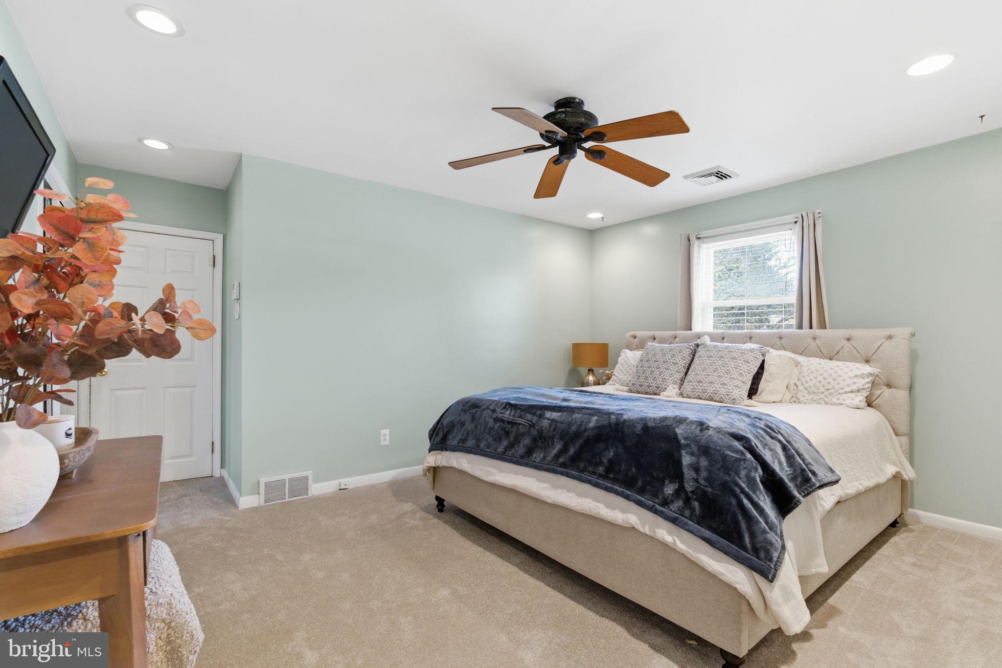 LAWRENCE PARK - Residential