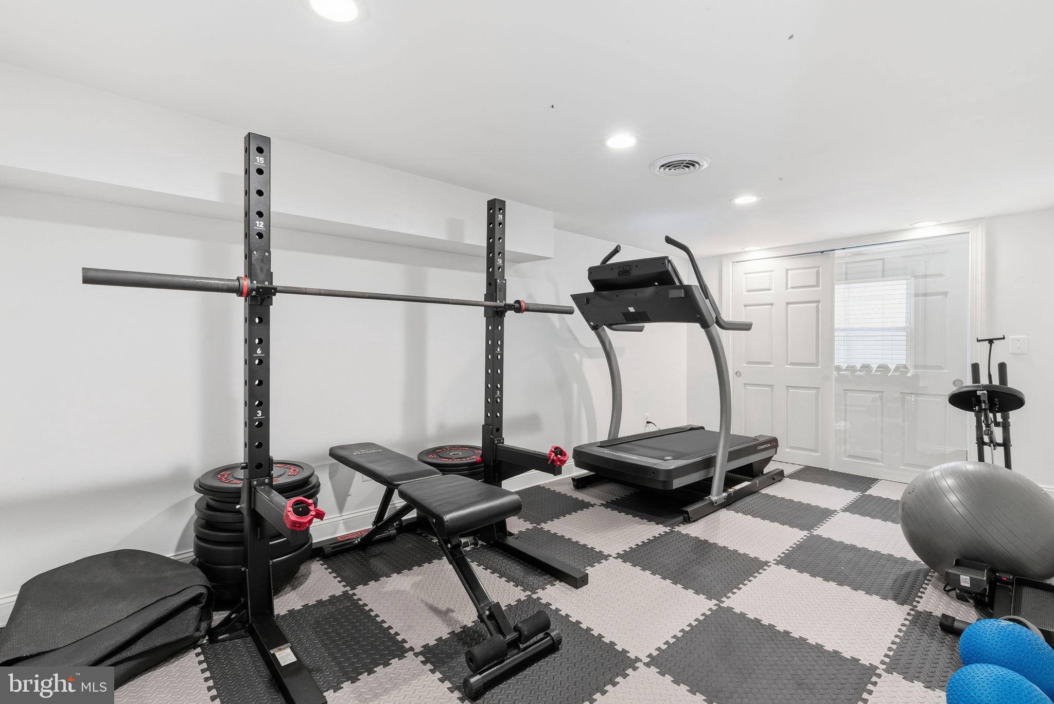 LAWRENCE PARK - Residential