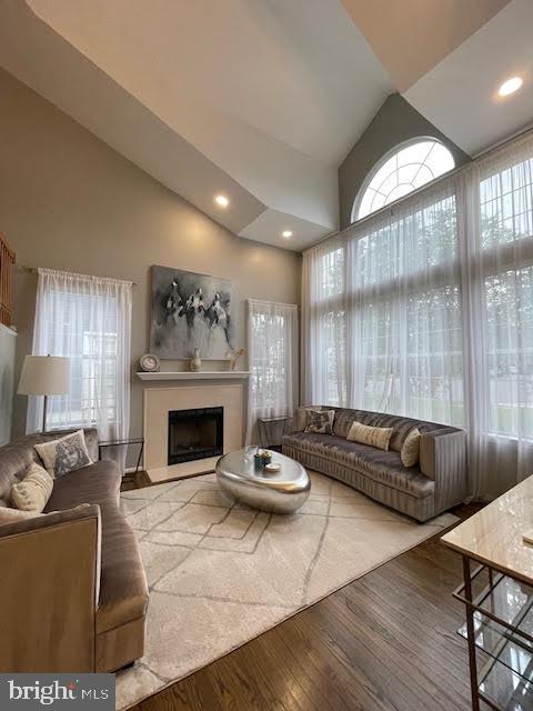 POTOMAC LAKES - Residential Lease