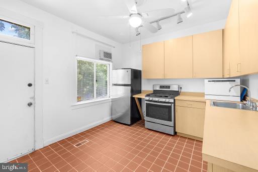 LAURAVILLE HISTORIC DISTRICT - Residential Income