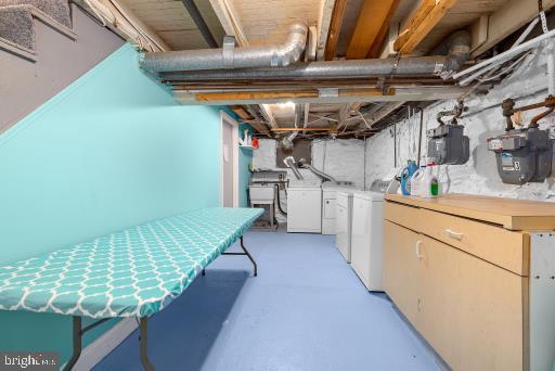 LAURAVILLE HISTORIC DISTRICT - Residential Income