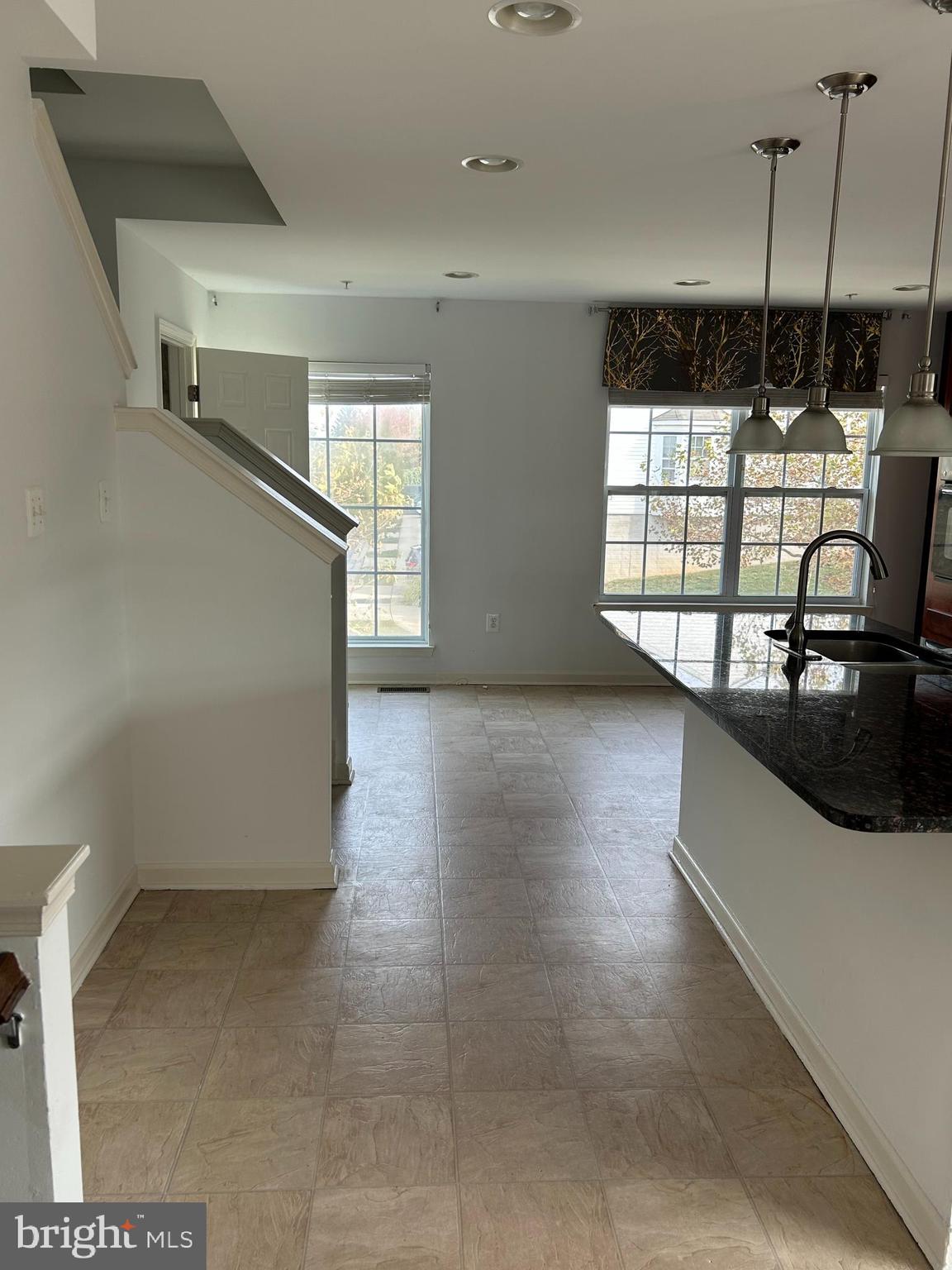 CARRIAGE HILLS TOWNHOUSE - Residential