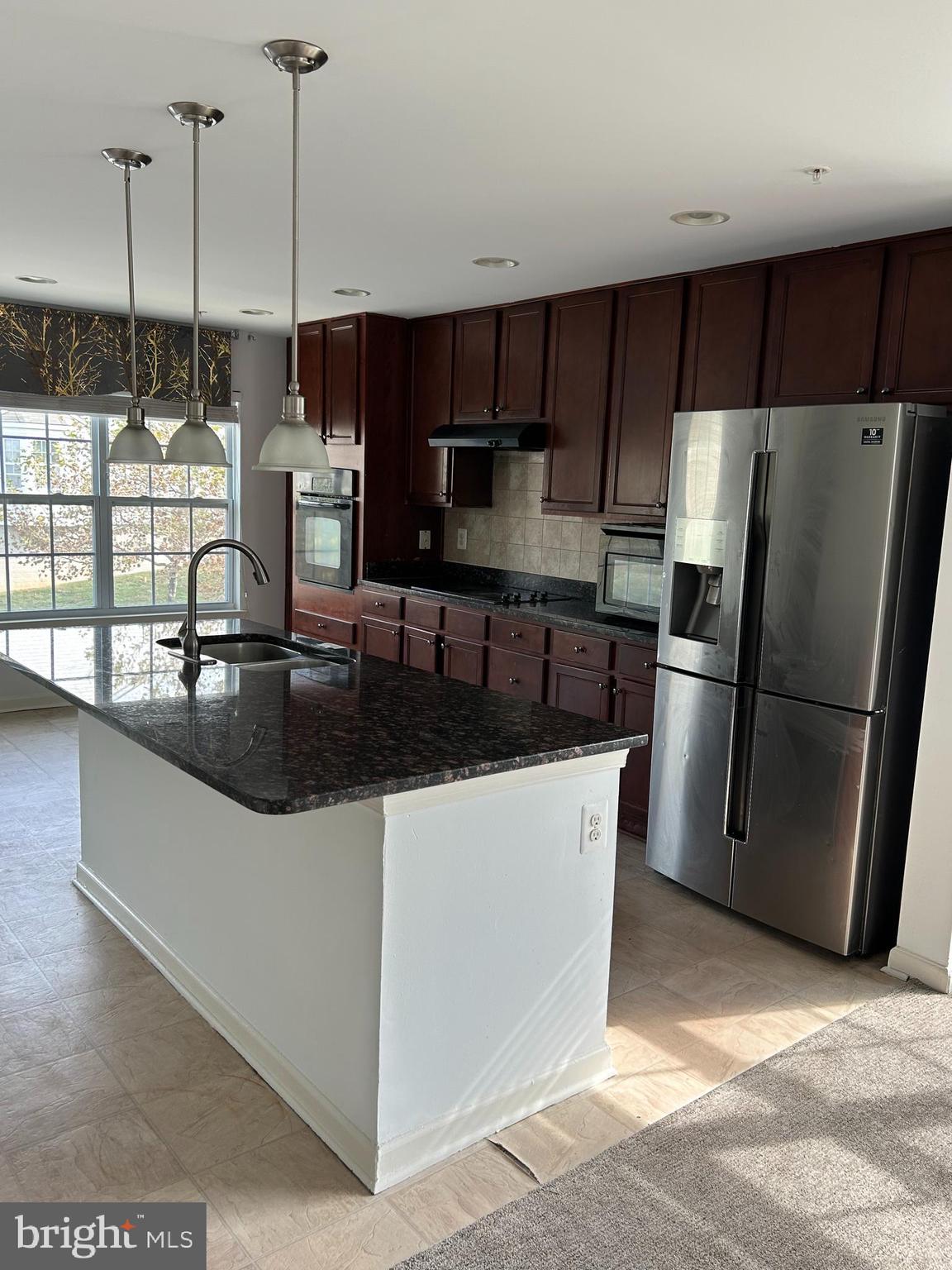 CARRIAGE HILLS TOWNHOUSE - Residential