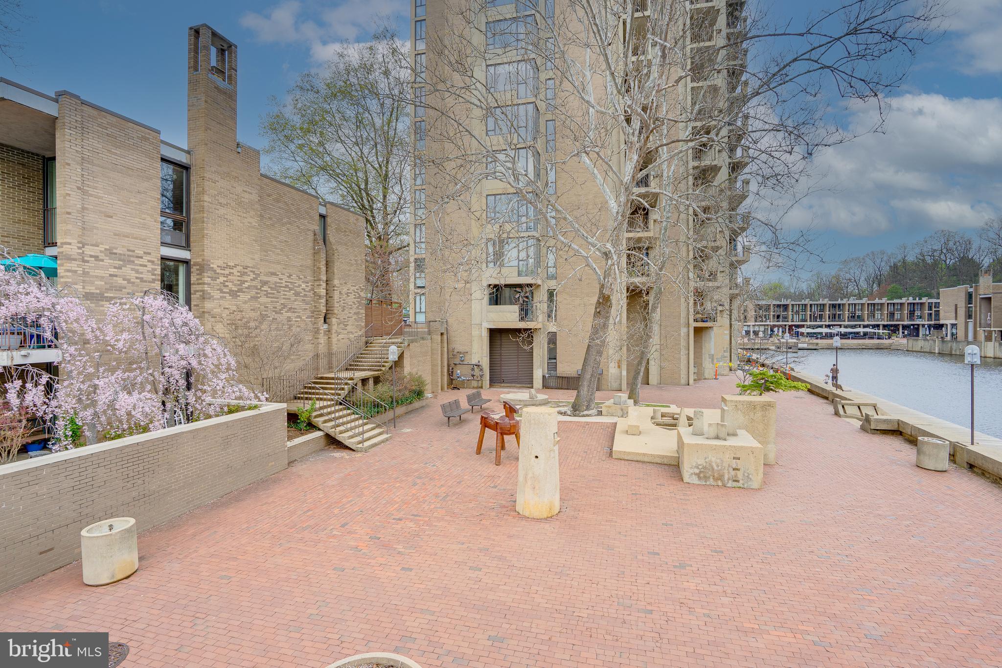 11400 WASHINGTON PLAZA W 803