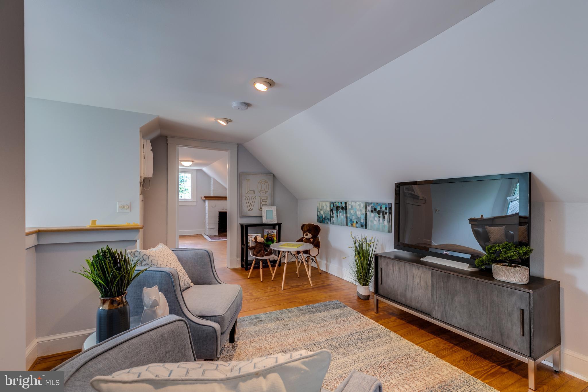 OAKCREST - Residential