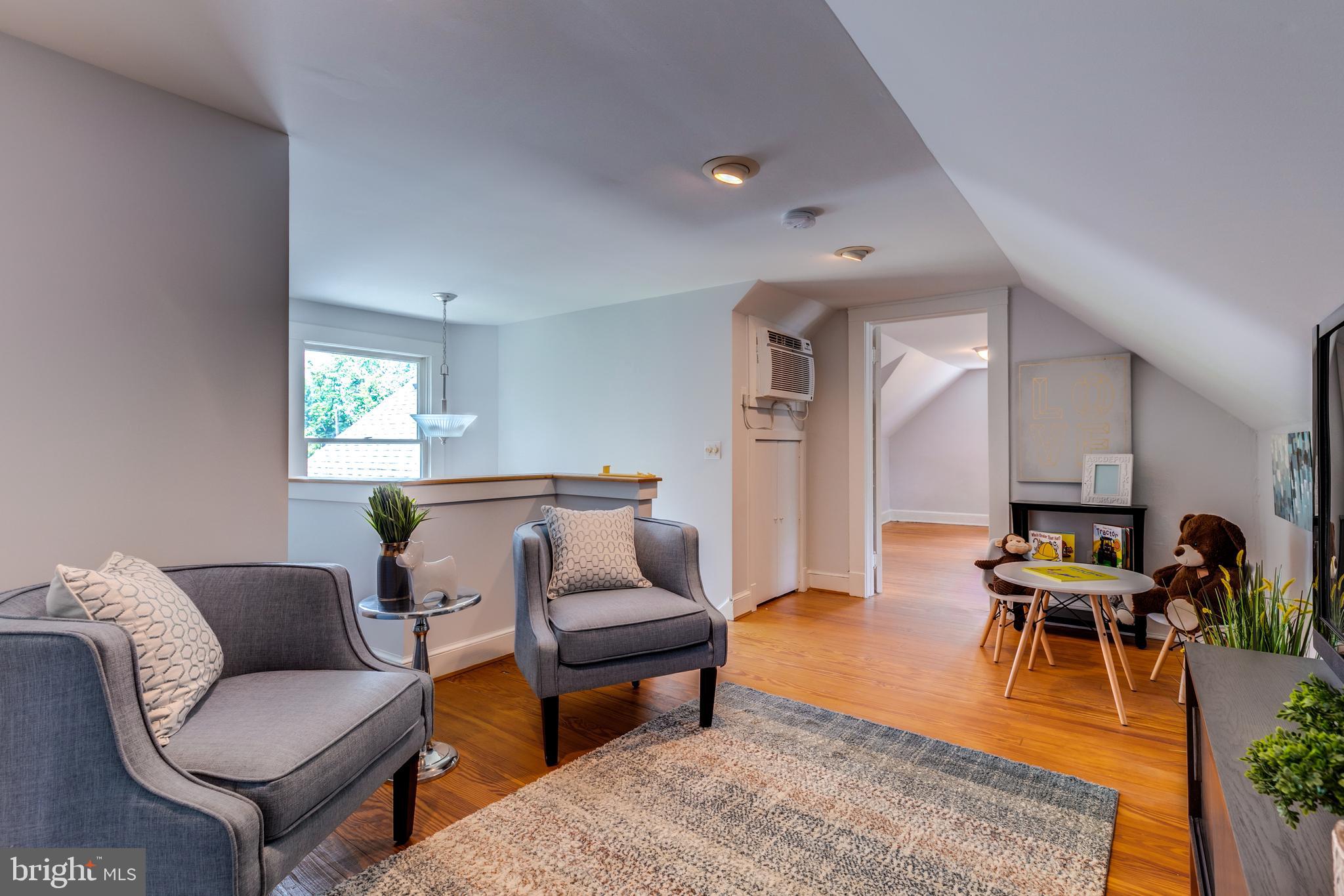 OAKCREST - Residential