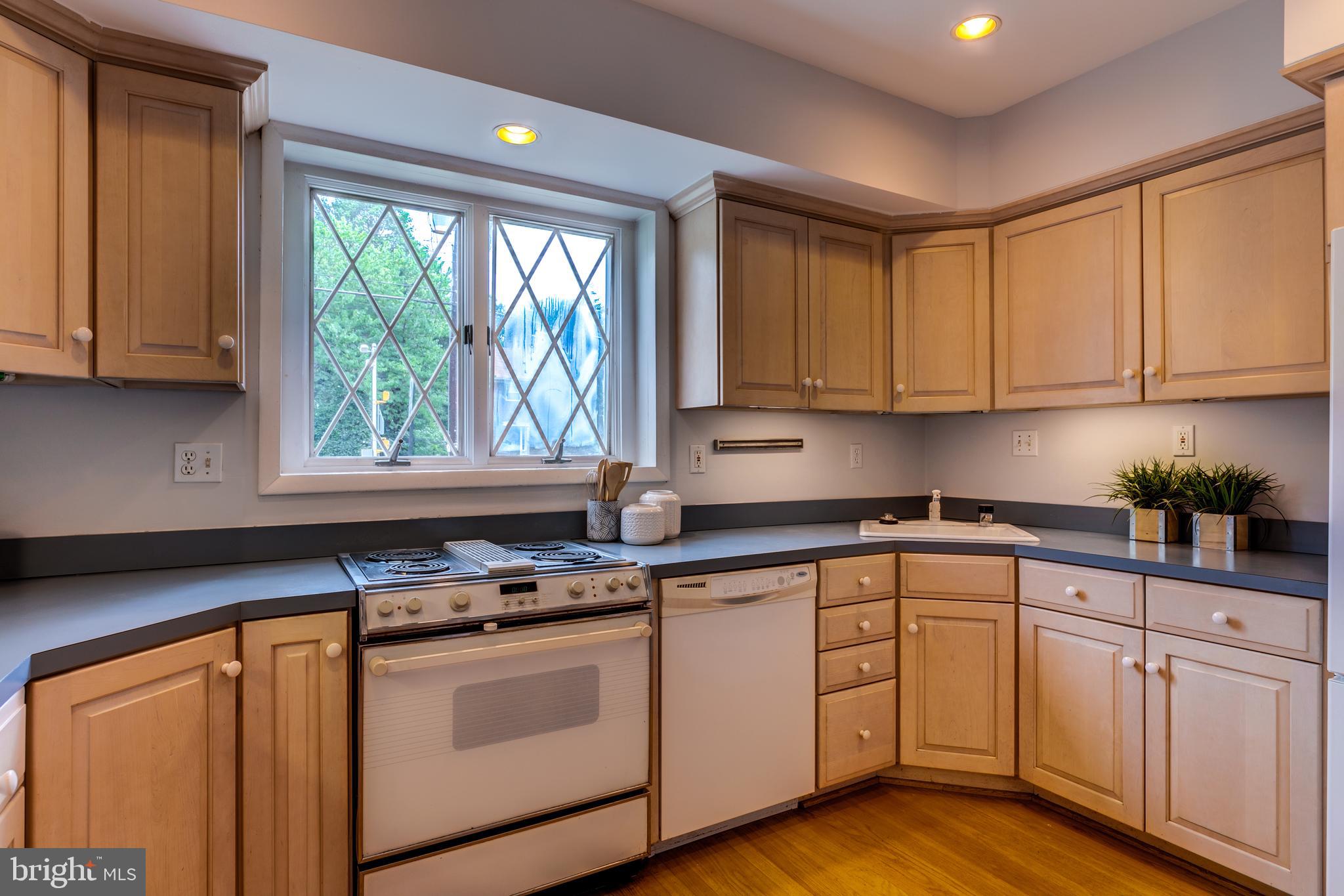 OAKCREST - Residential