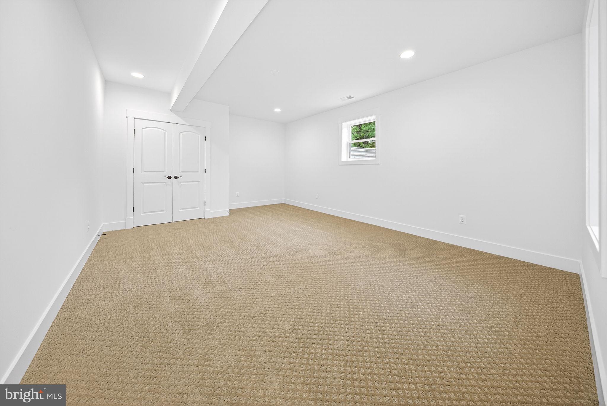 OVERLOOK KNOLLS - Residential