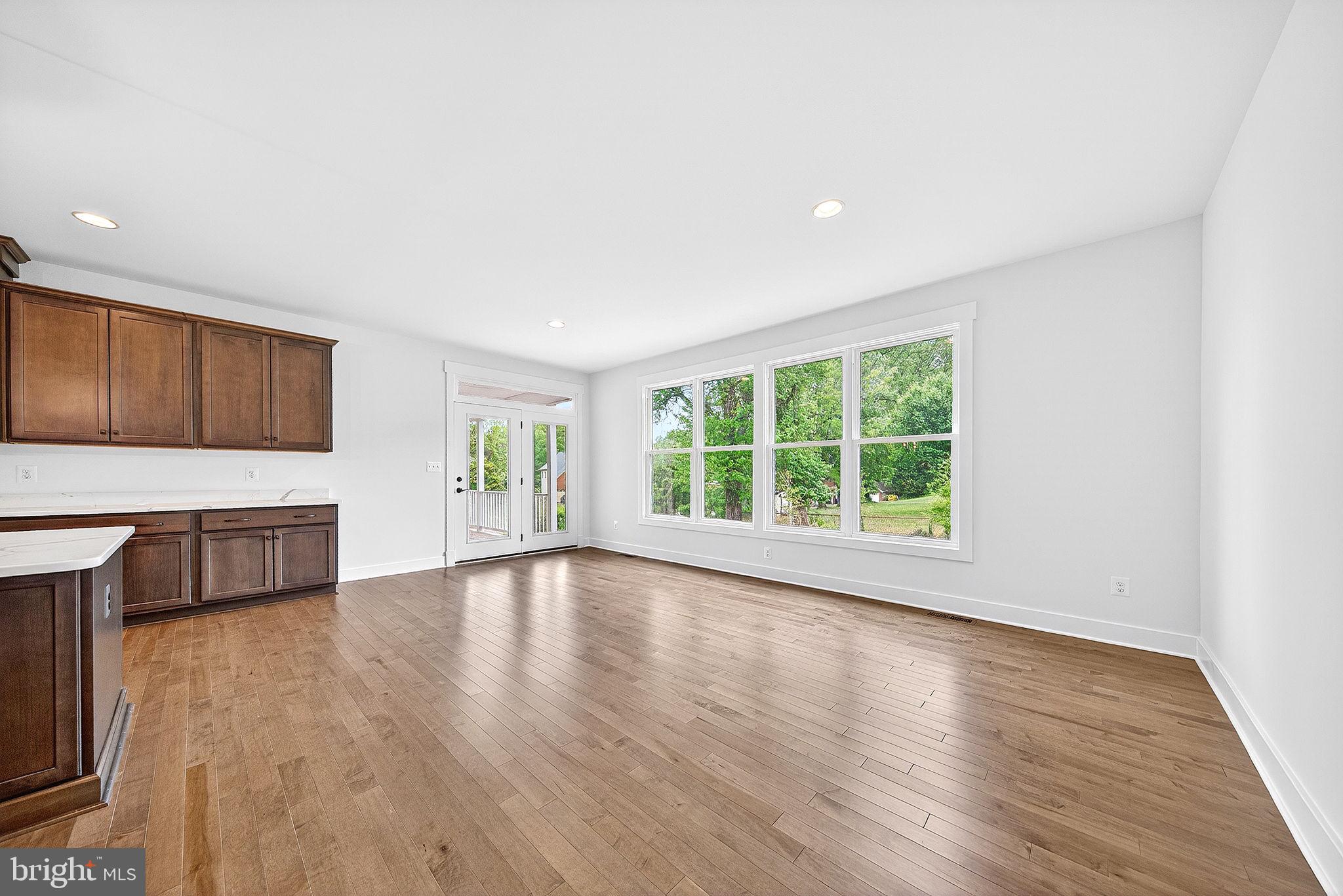 OVERLOOK KNOLLS - Residential