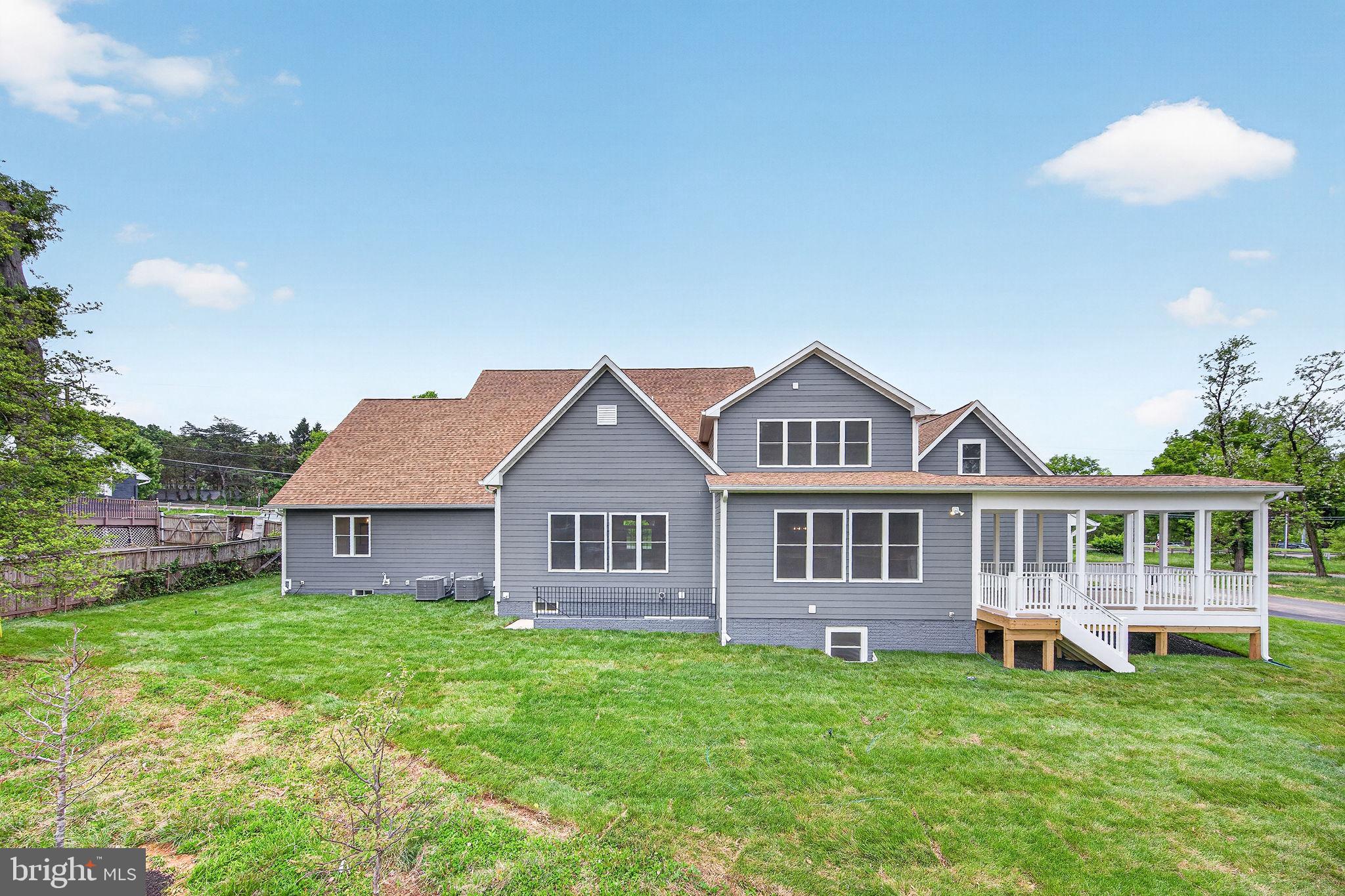 OVERLOOK KNOLLS - Residential