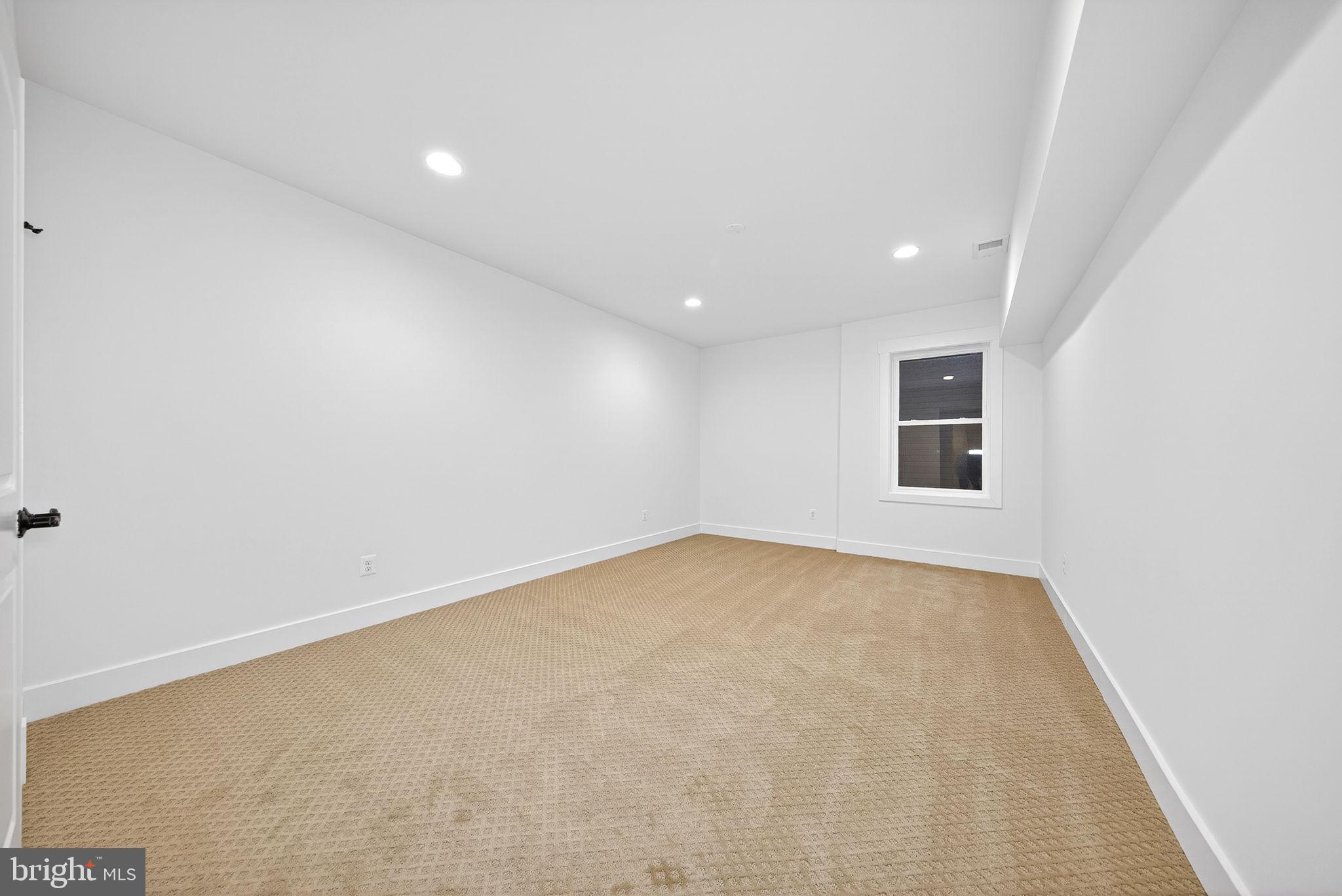 OVERLOOK KNOLLS - Residential