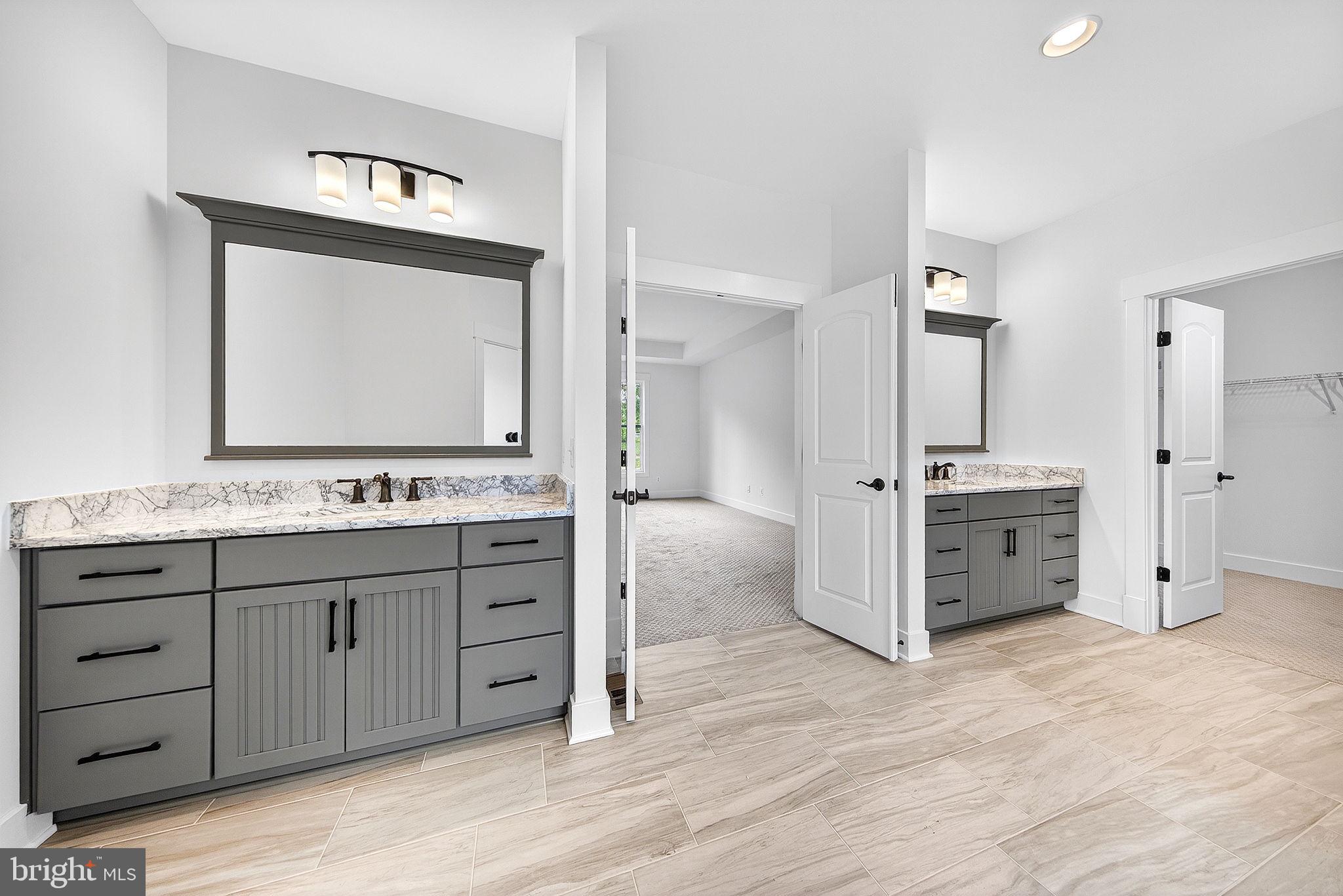 OVERLOOK KNOLLS - Residential