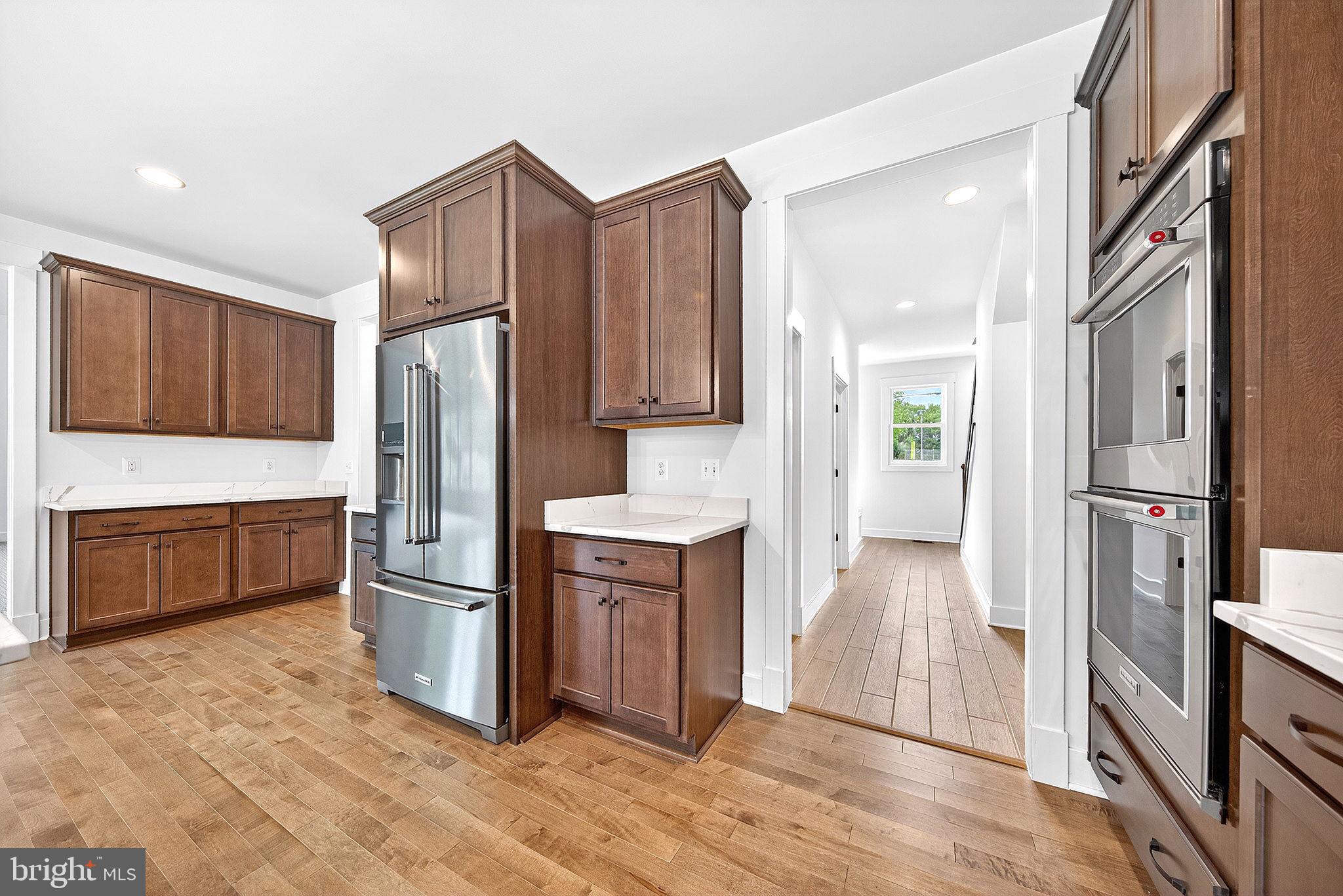 OVERLOOK KNOLLS - Residential