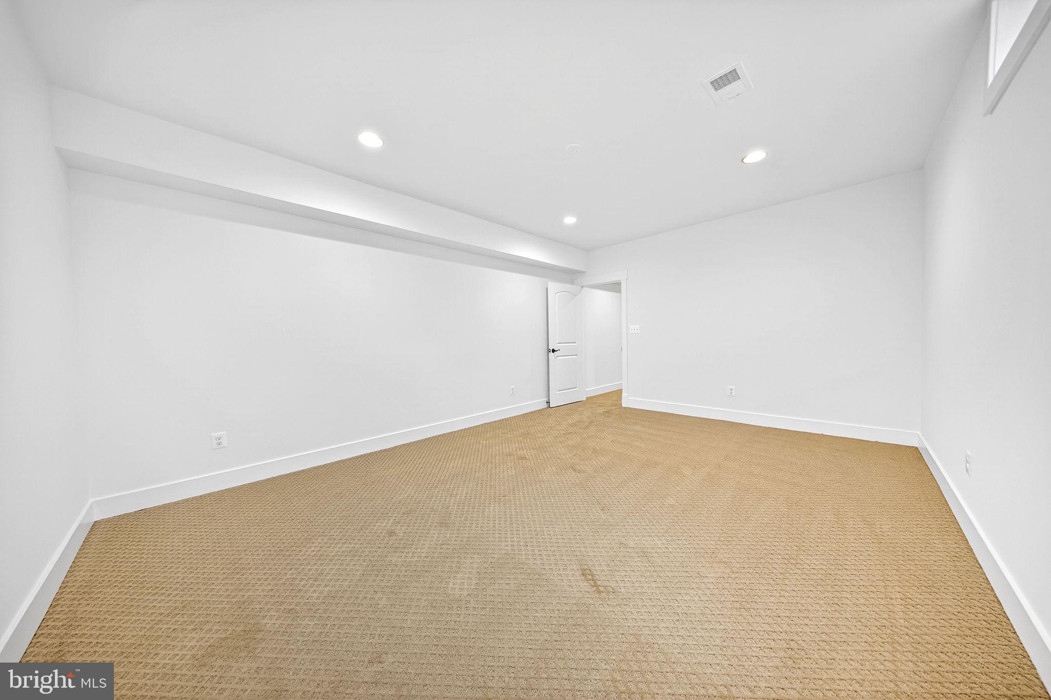 OVERLOOK KNOLLS - Residential