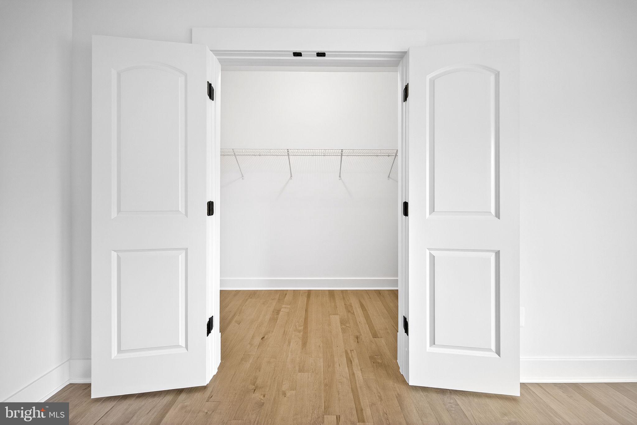 OVERLOOK KNOLLS - Residential