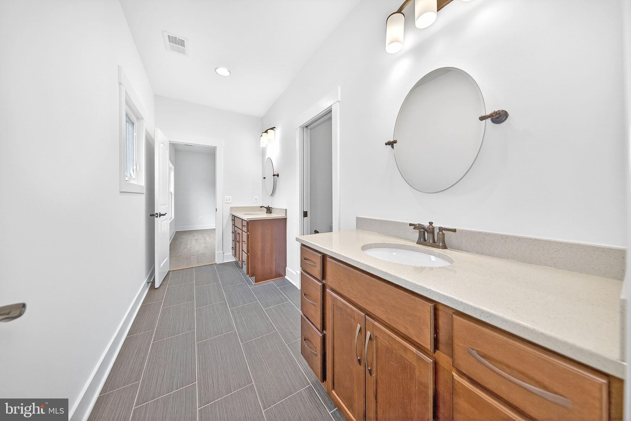 OVERLOOK KNOLLS - Residential