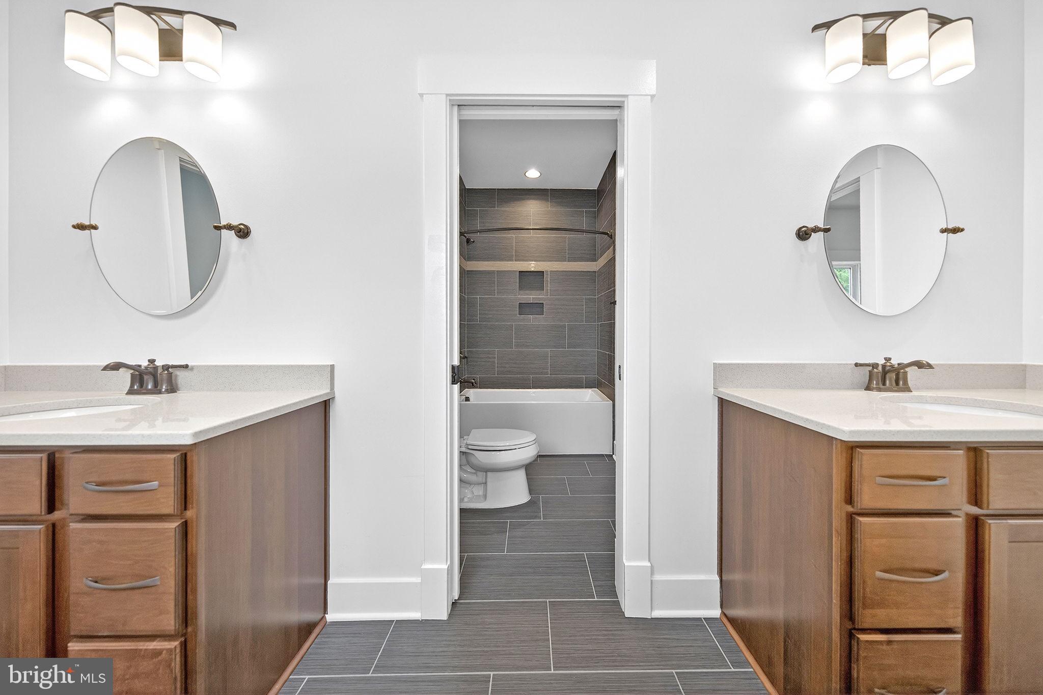 OVERLOOK KNOLLS - Residential