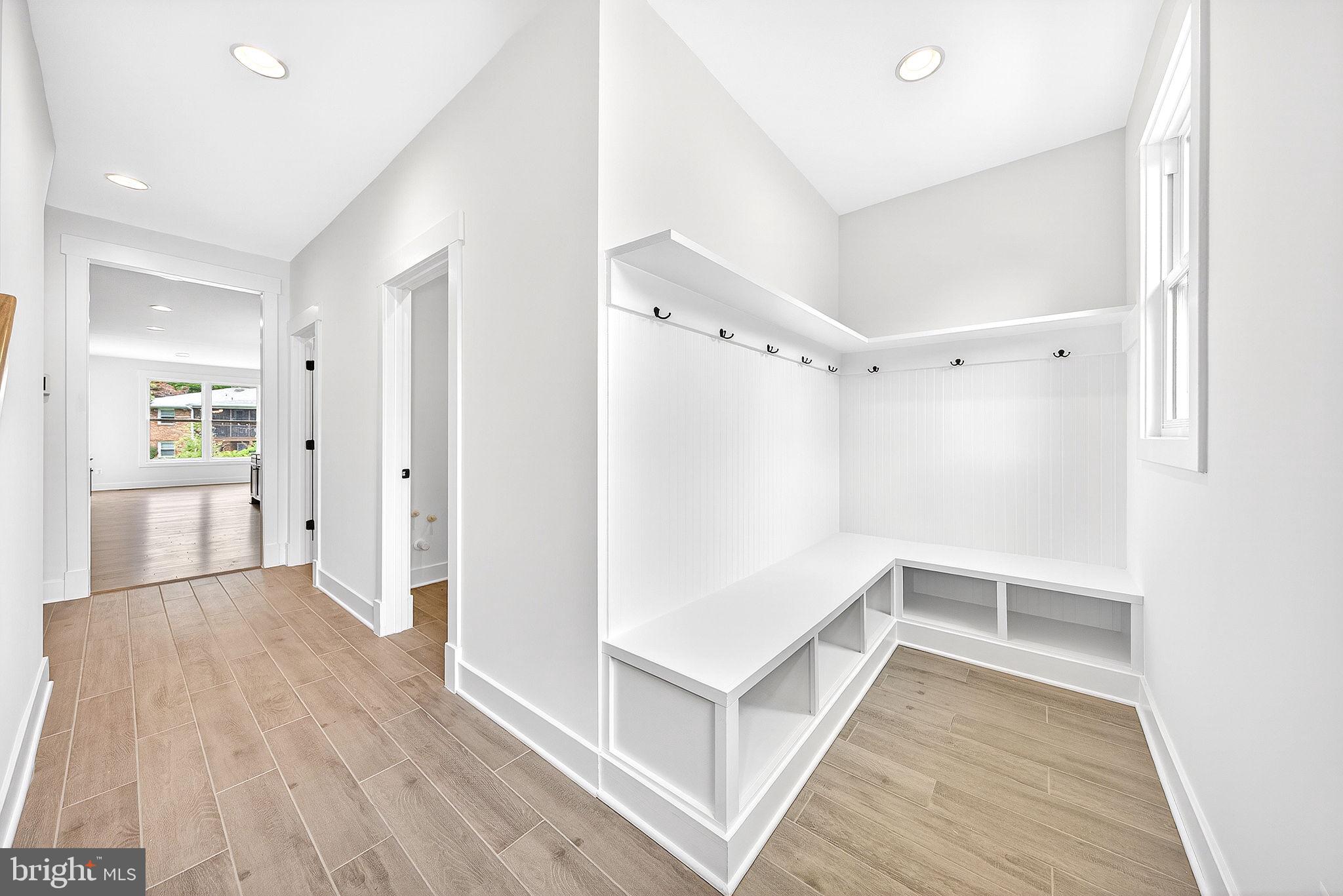 OVERLOOK KNOLLS - Residential