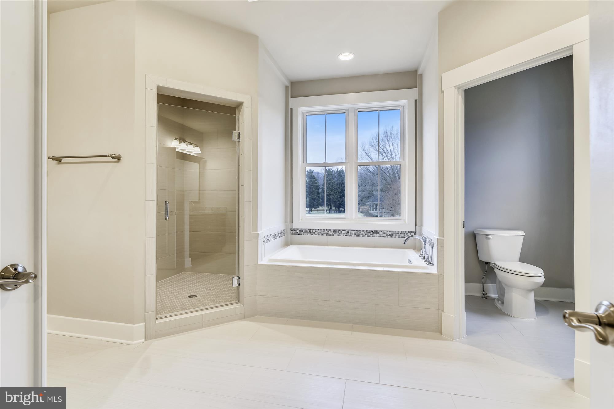 OVERLOOK KNOLLS - Residential