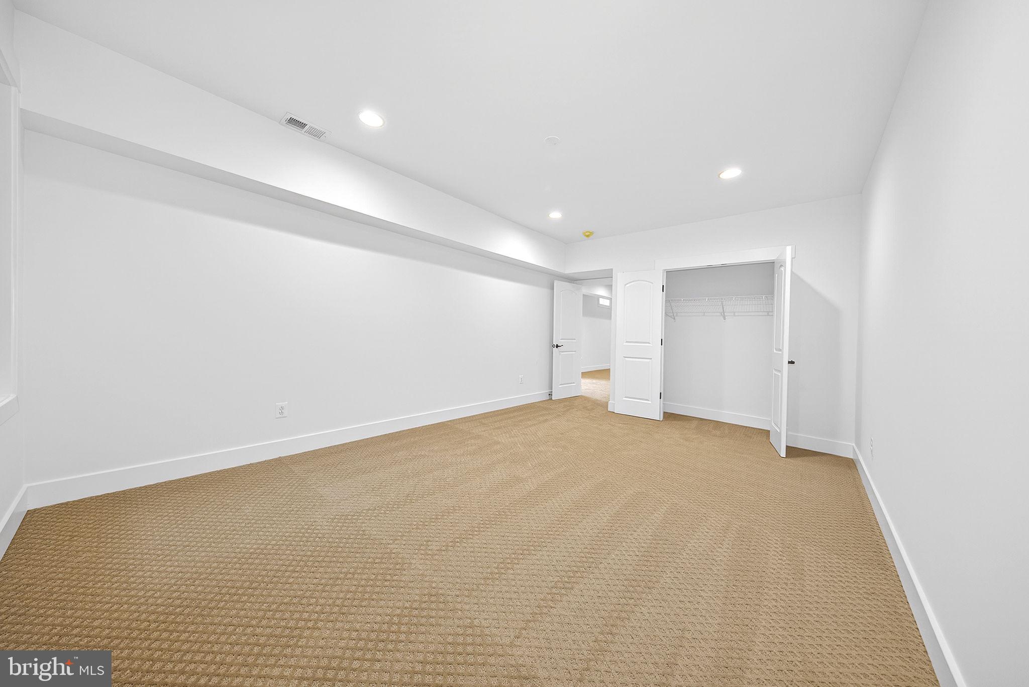 OVERLOOK KNOLLS - Residential