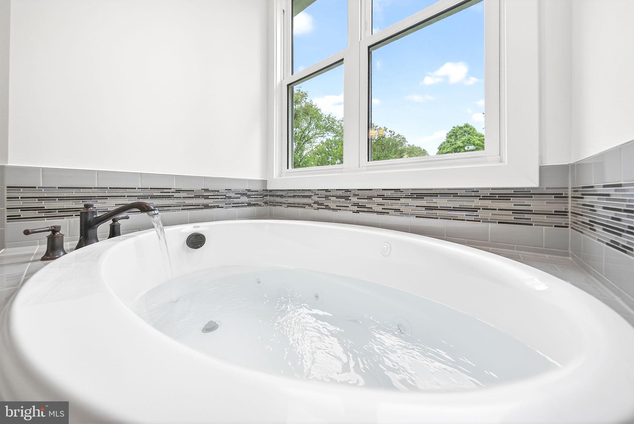 OVERLOOK KNOLLS - Residential