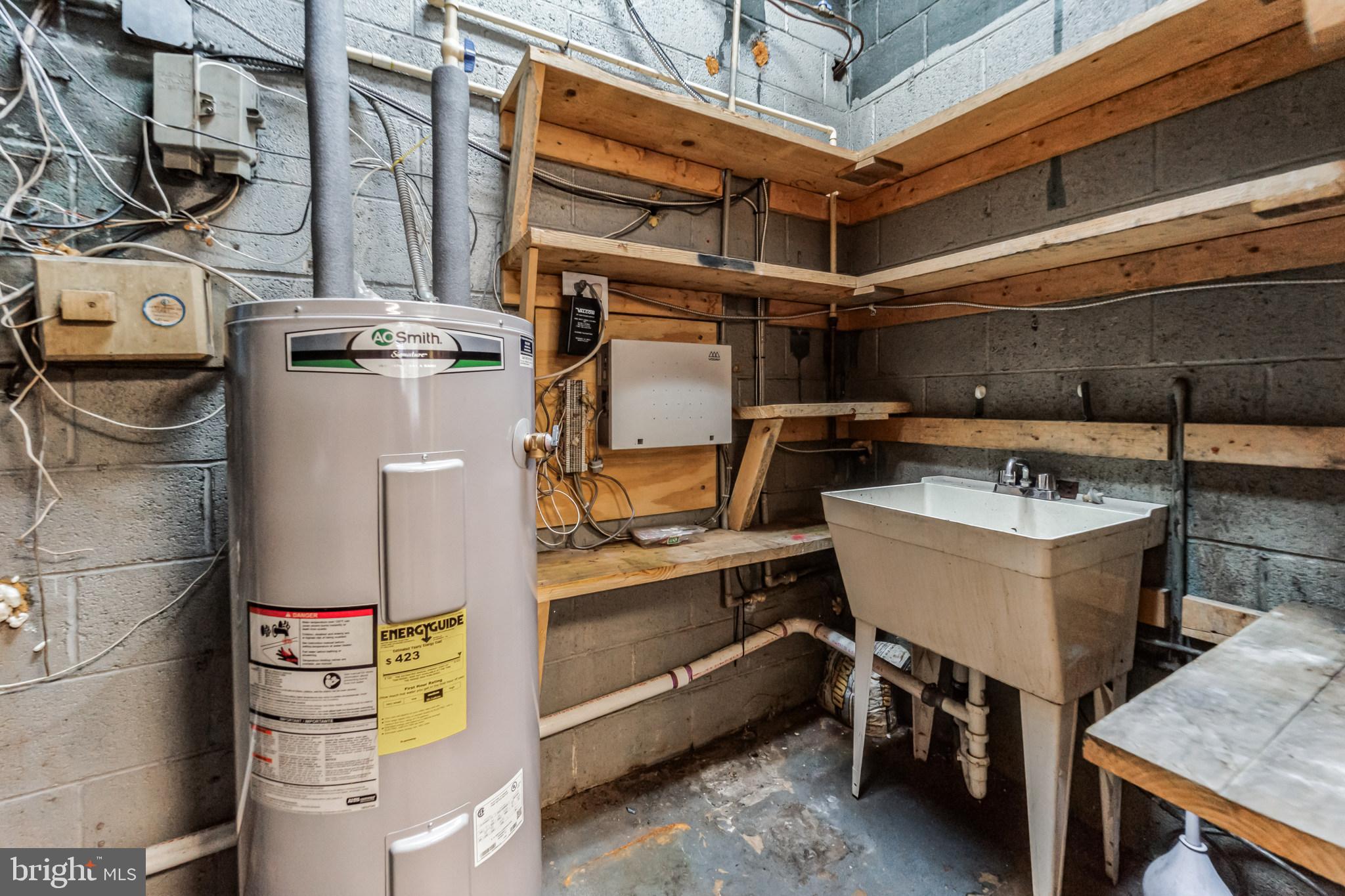 MILLERSVILLE - Commercial Sale