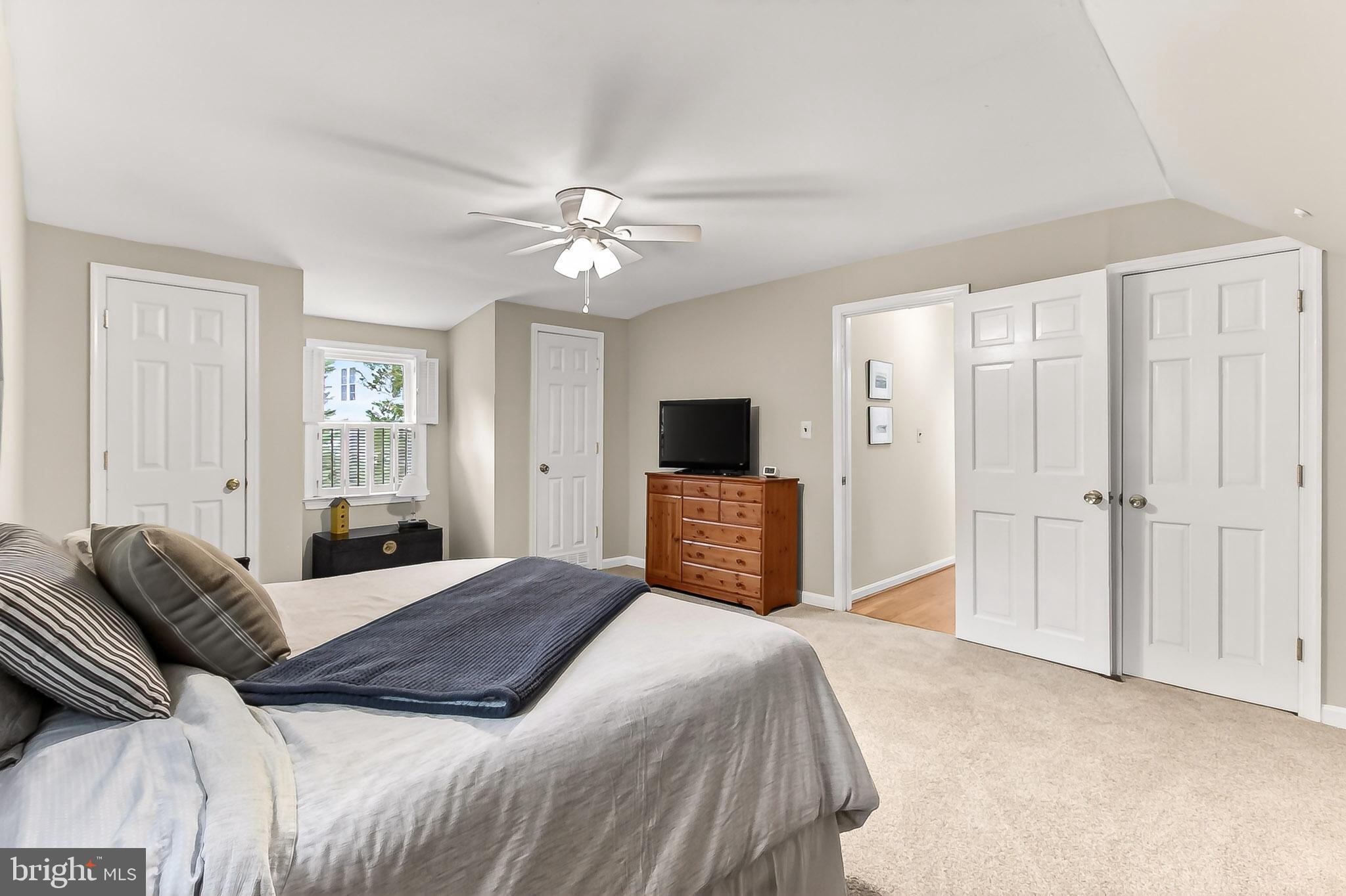 SLADES BROYHILL PARK - Residential
