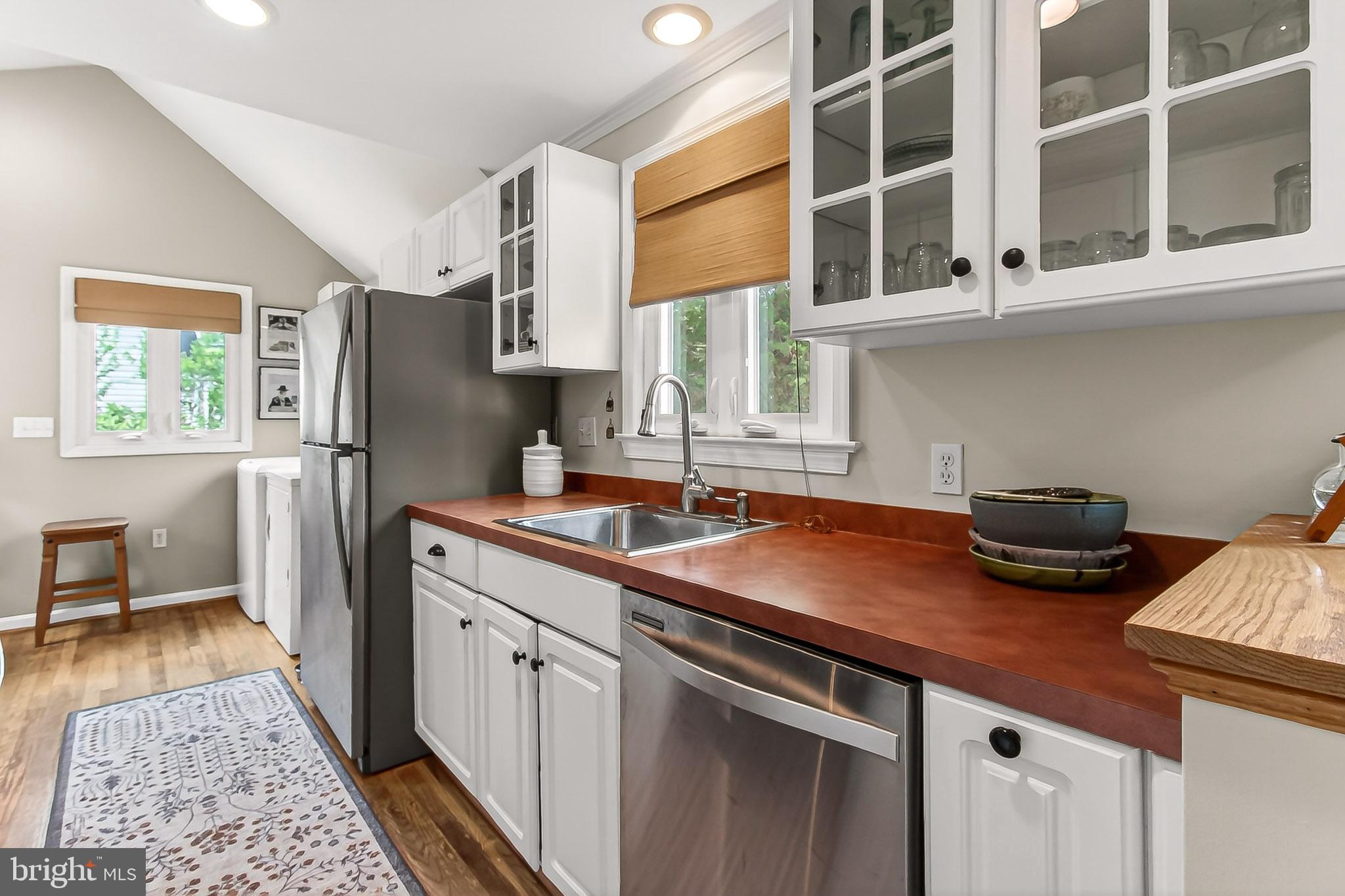 SLADES BROYHILL PARK - Residential