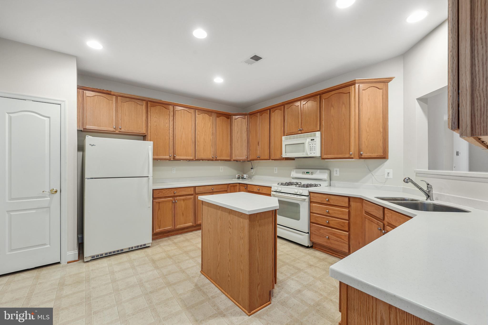 2903 SAINTSBURY PLAZA 401