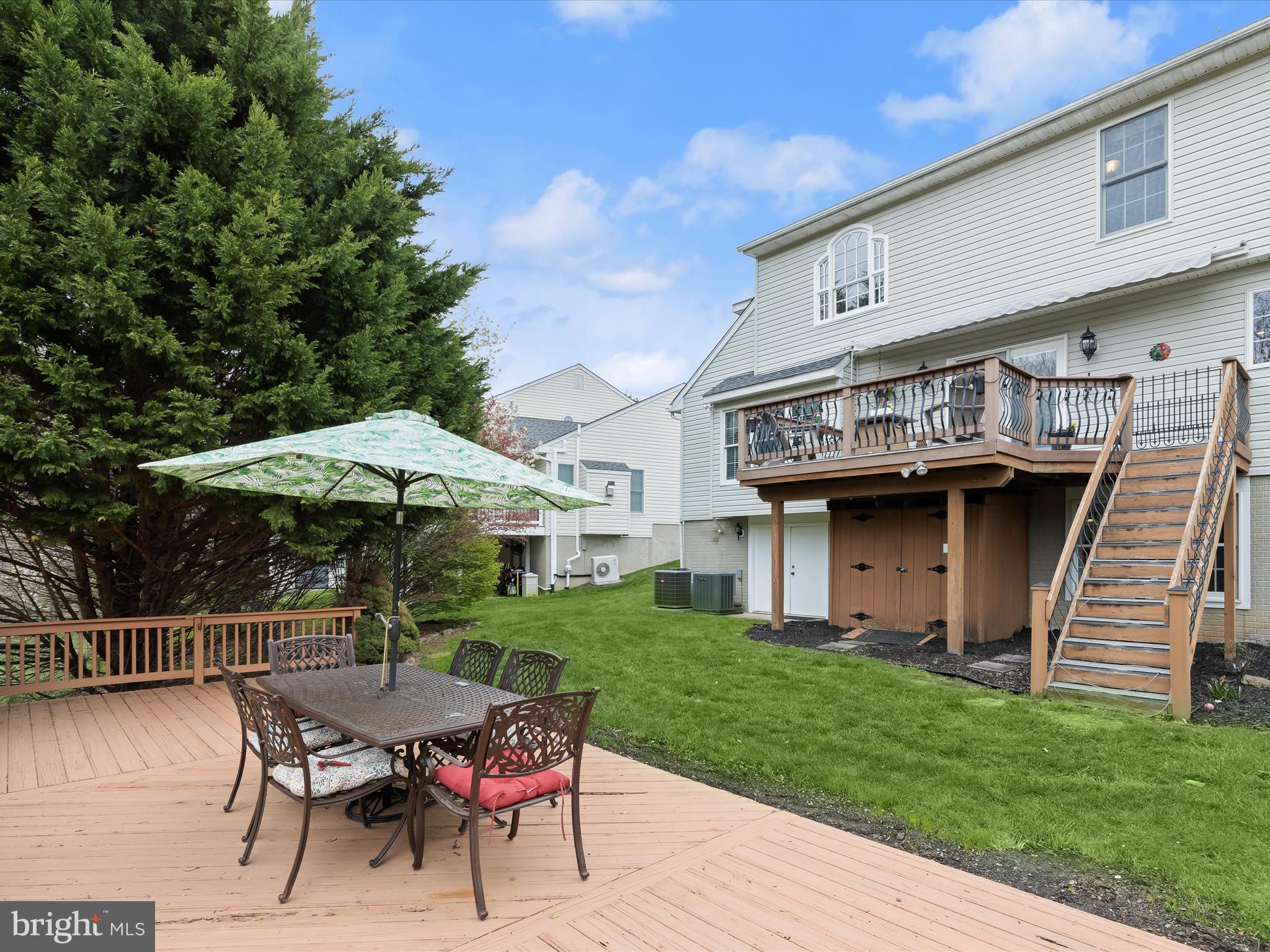 FOREST LAKES - Residential