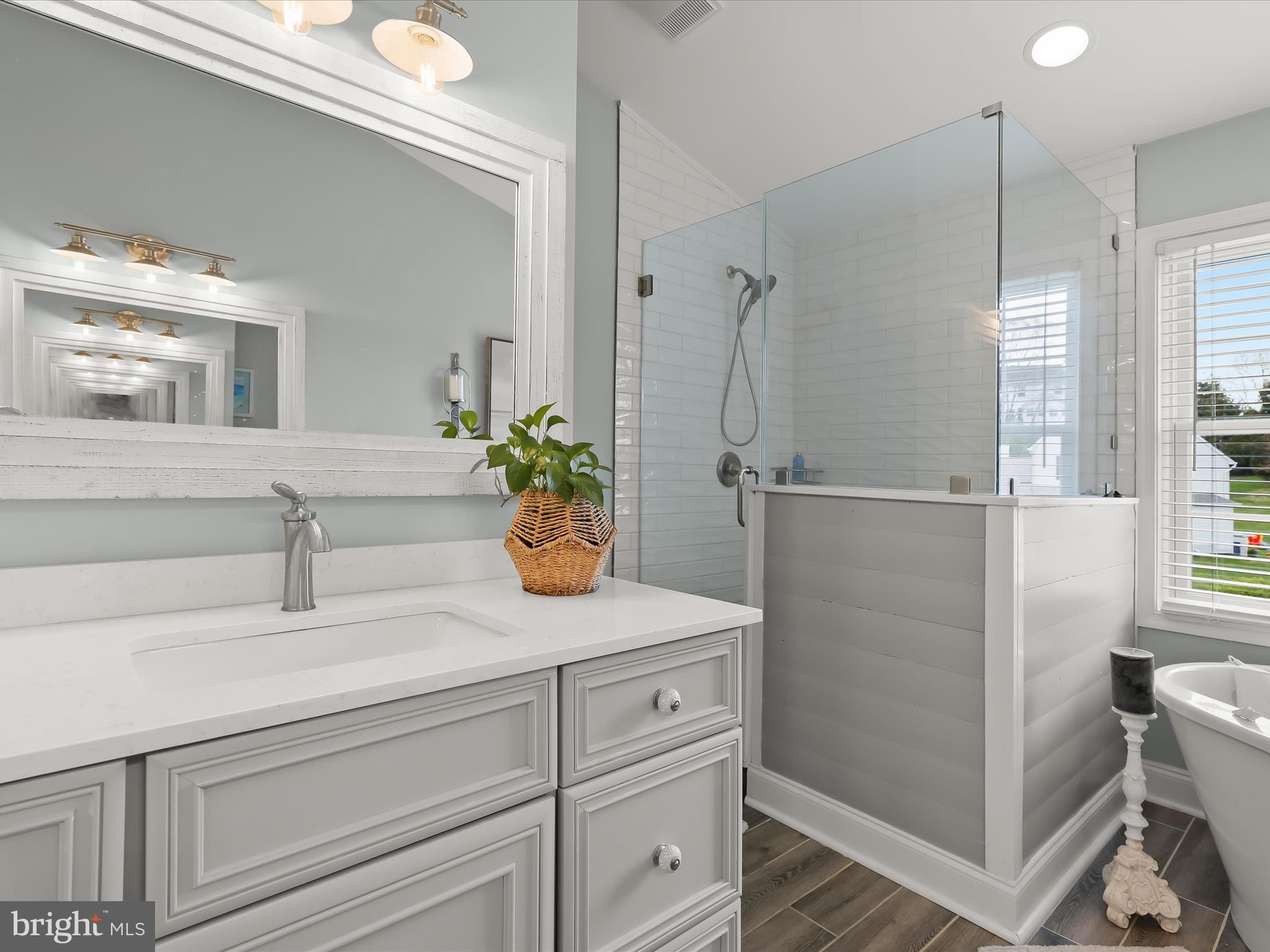 FOREST LAKES - Residential