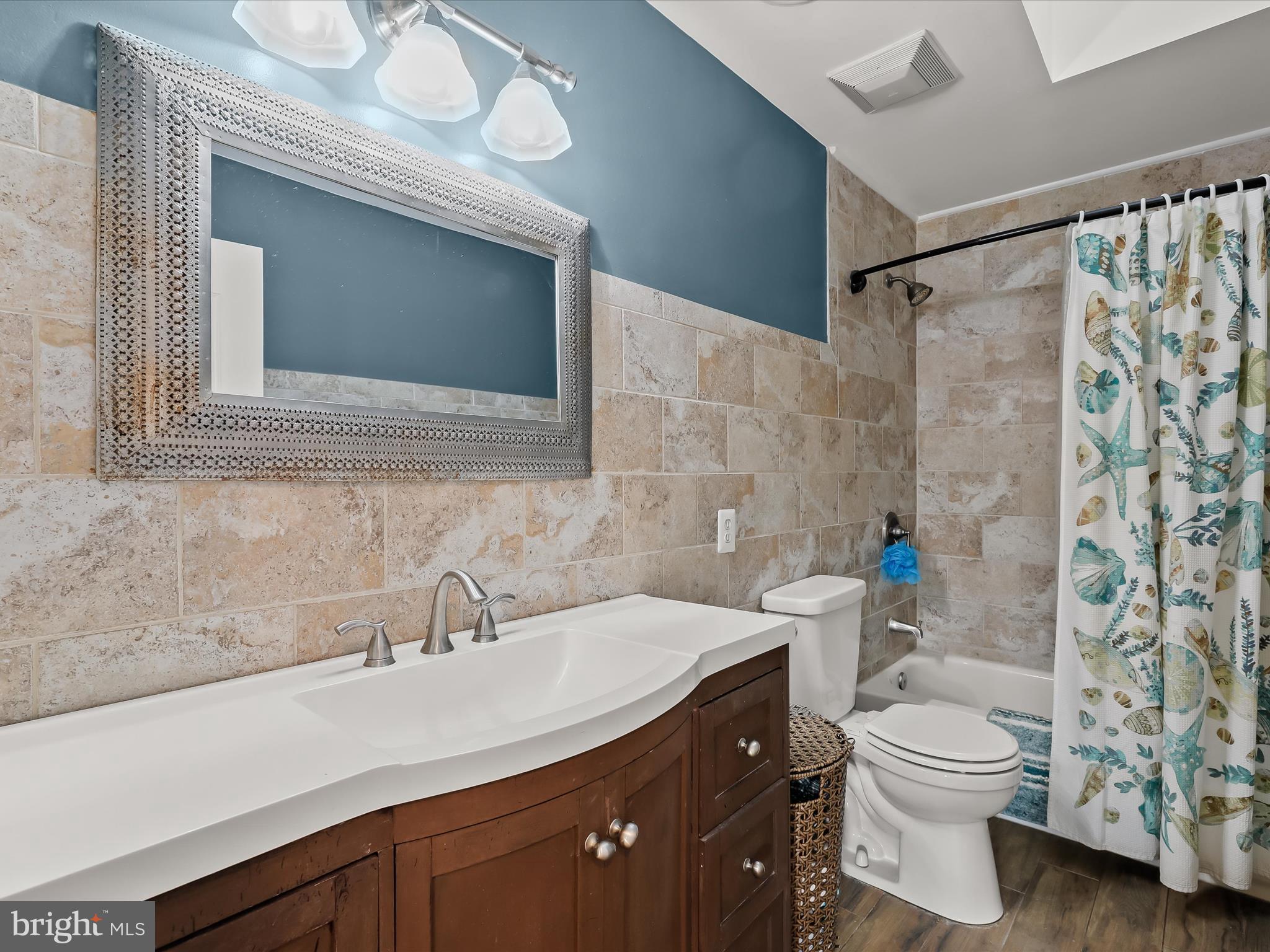 FOREST LAKES - Residential