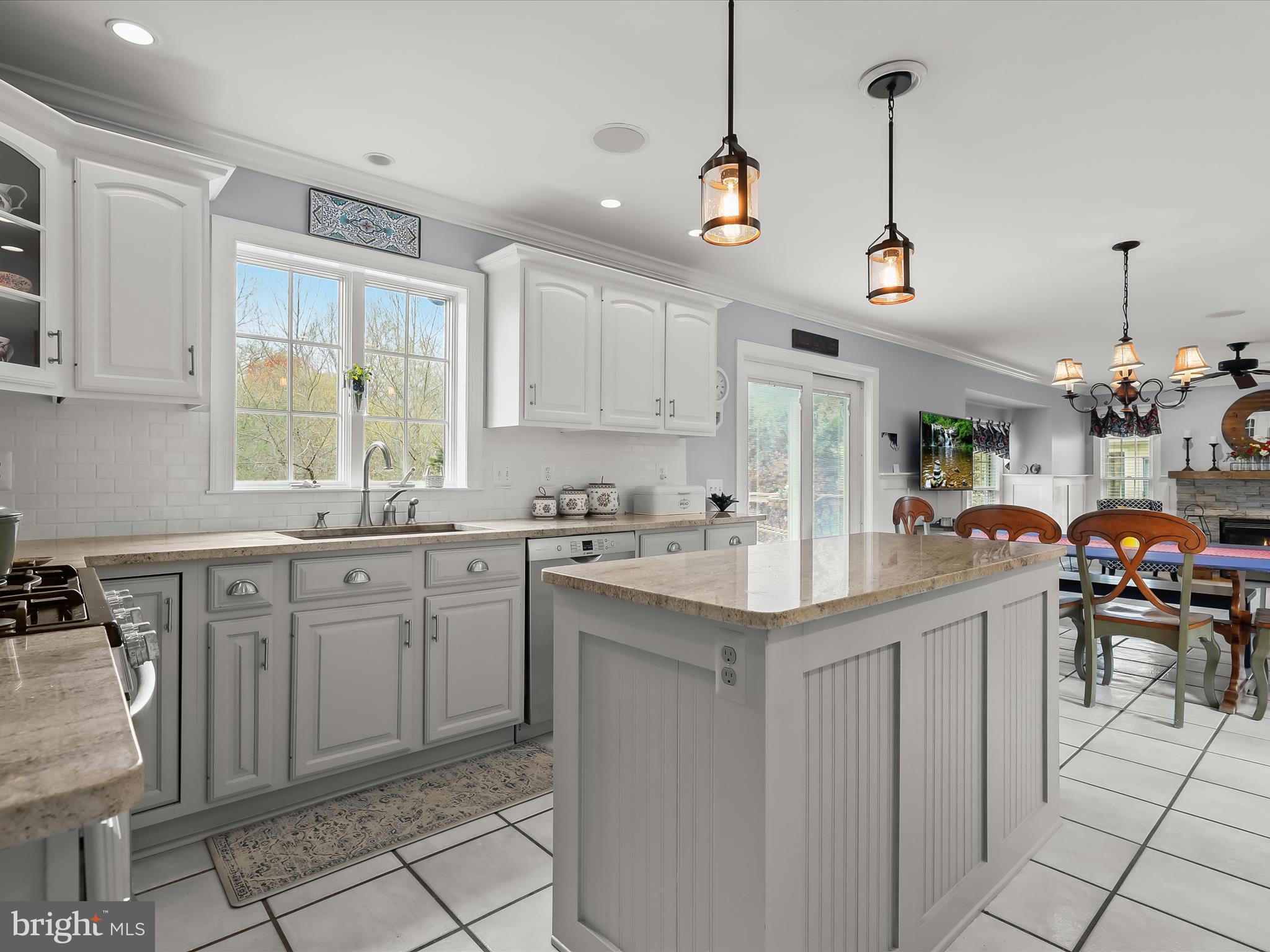 FOREST LAKES - Residential